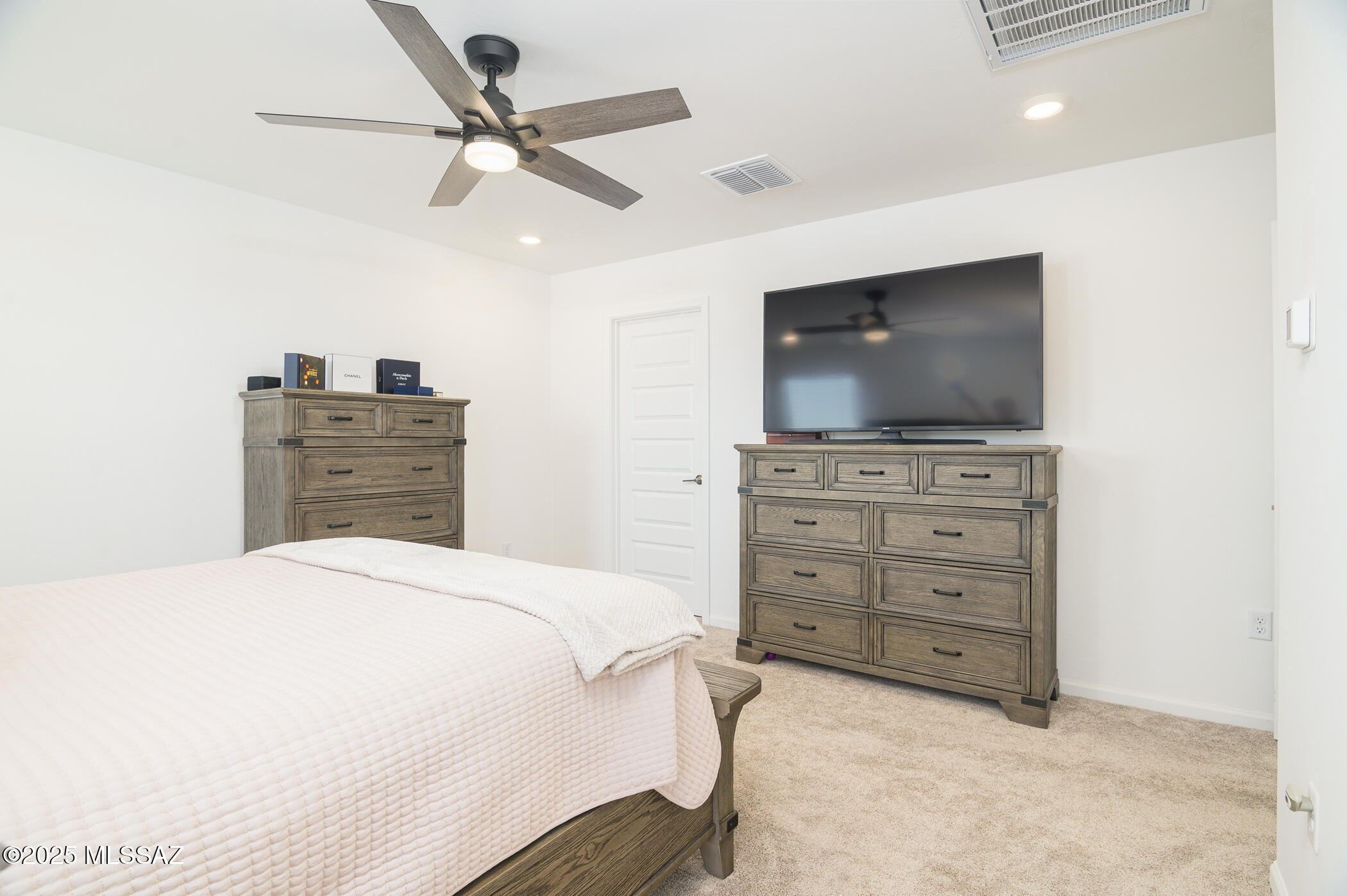 7121 W Vineridge Drive