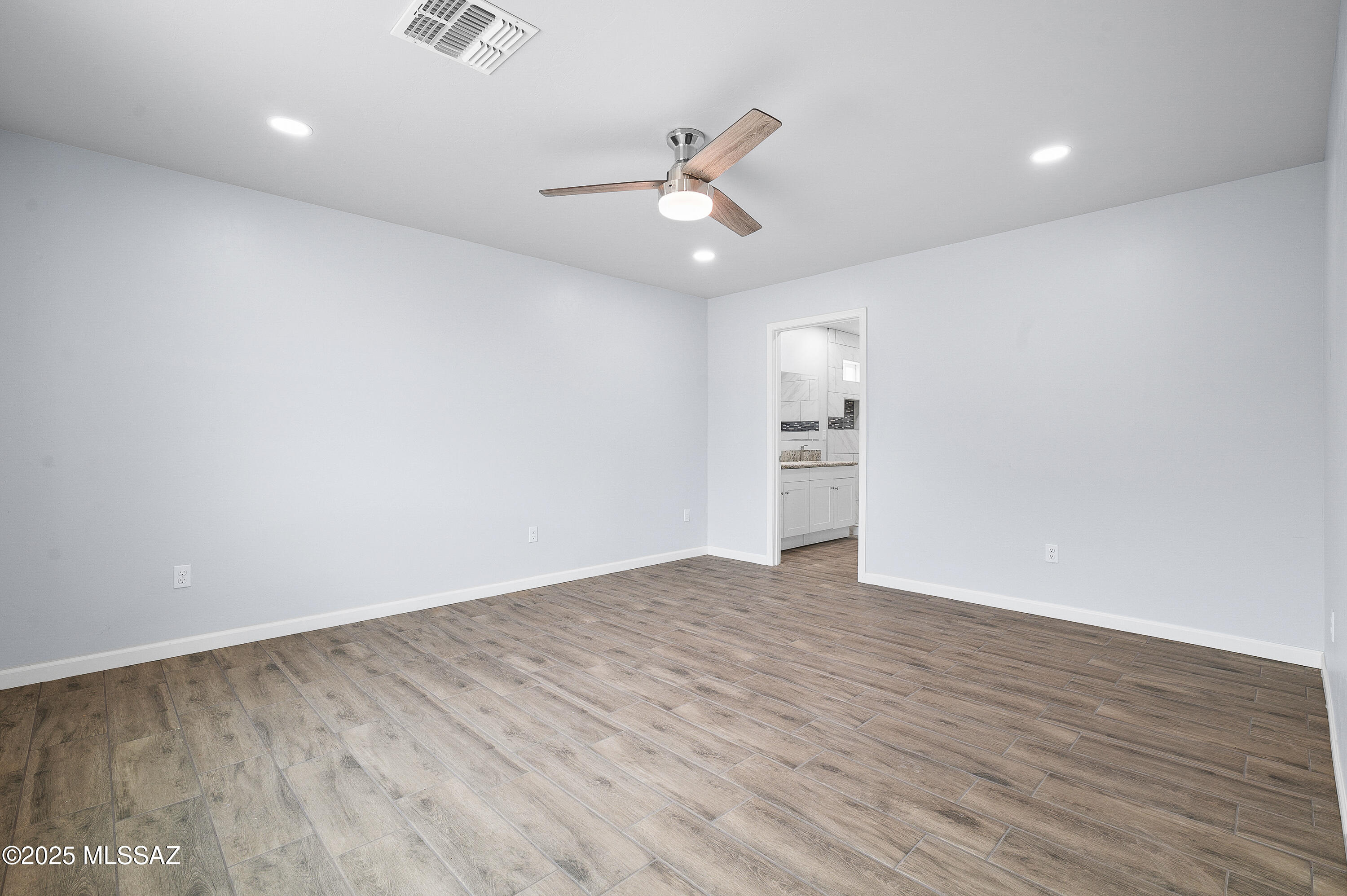 115 S Richmond Drive