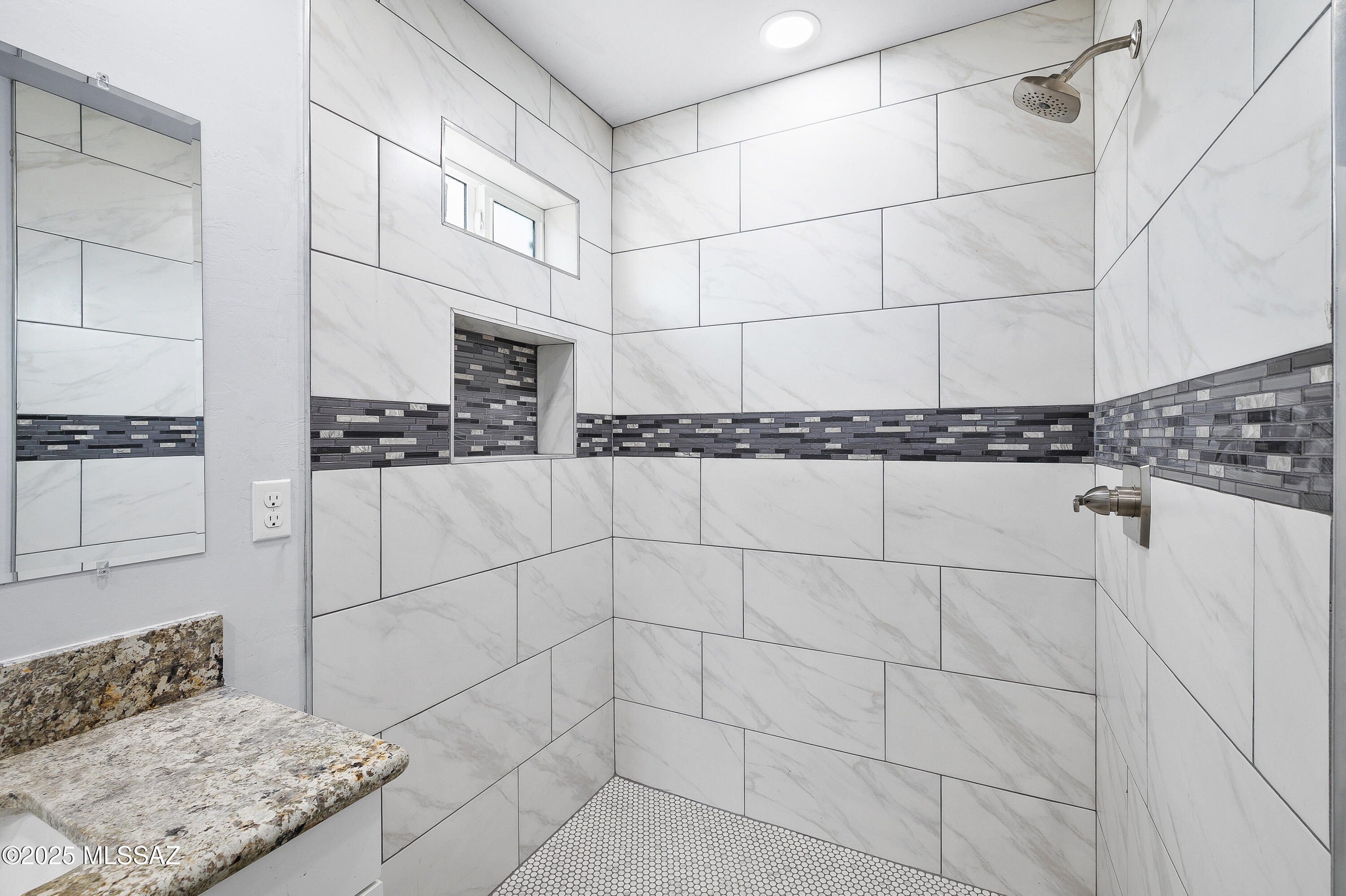 124 S Richmond Drive