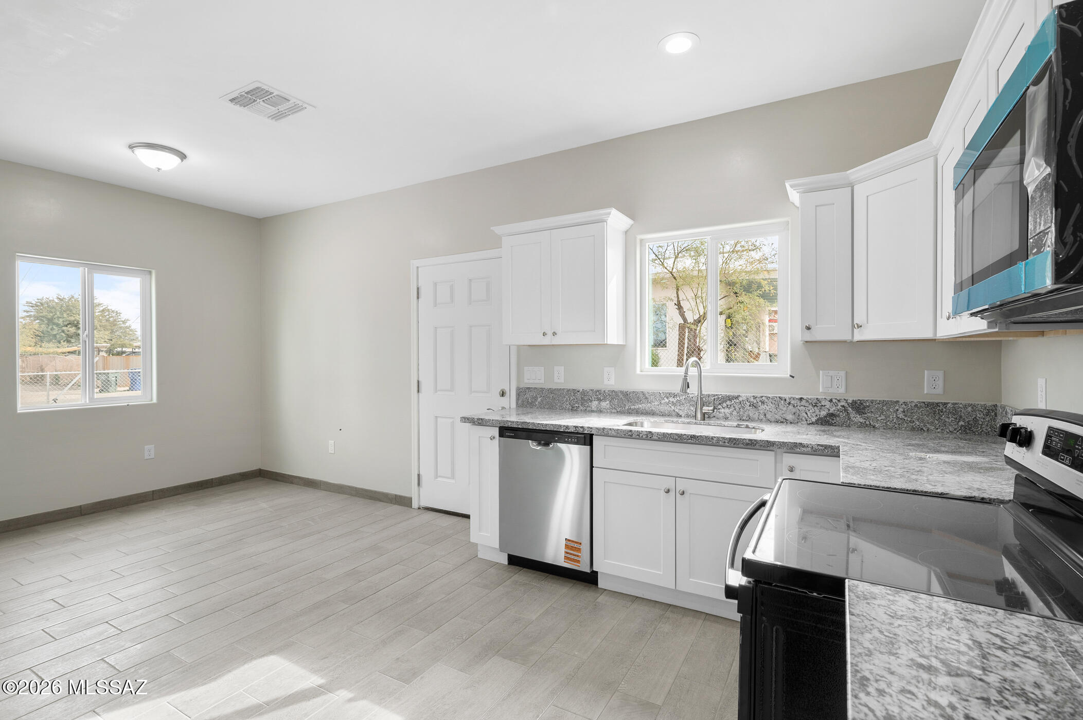 1585 N Yavapai Street