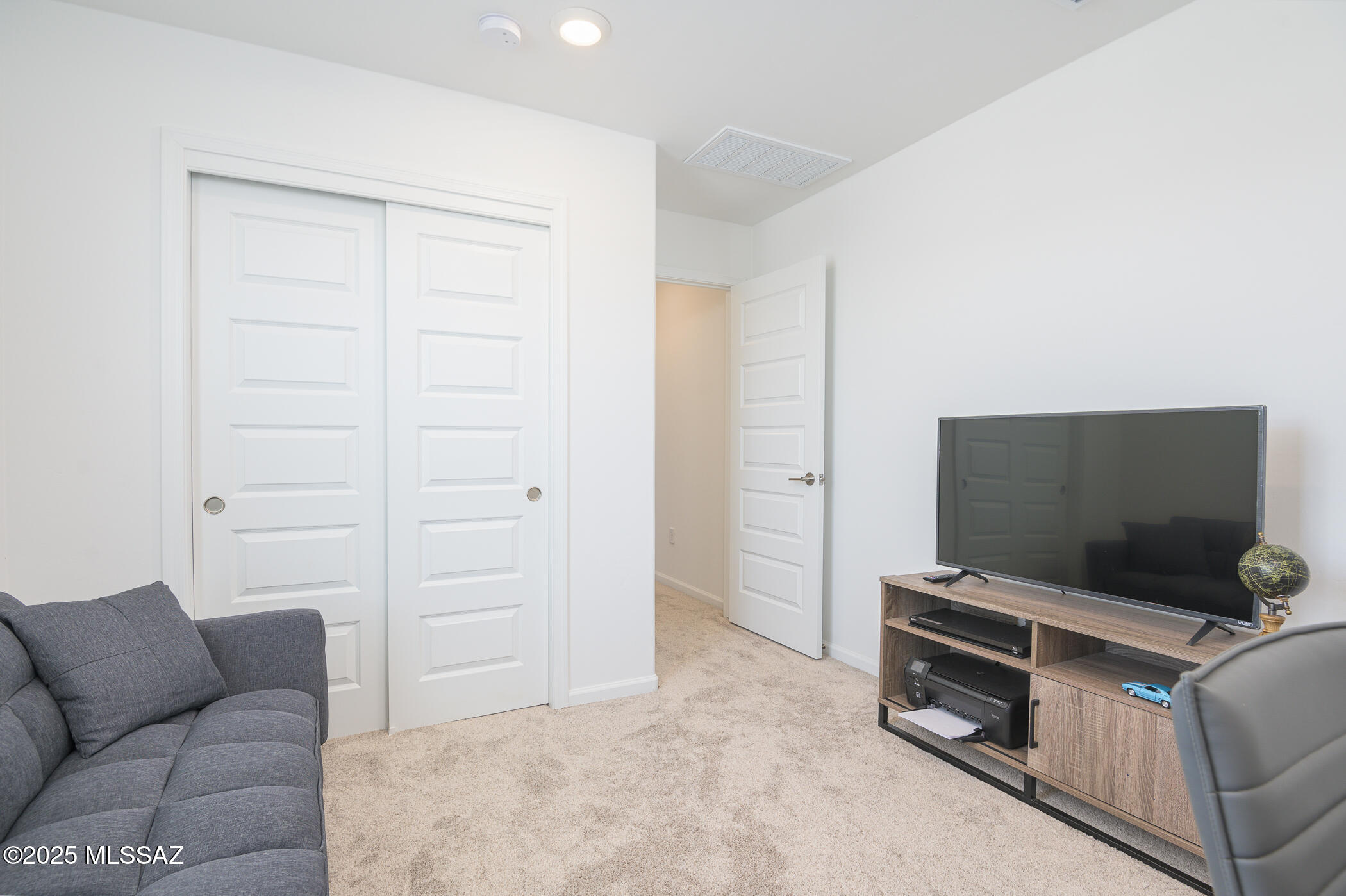 7121 W Vineridge Drive