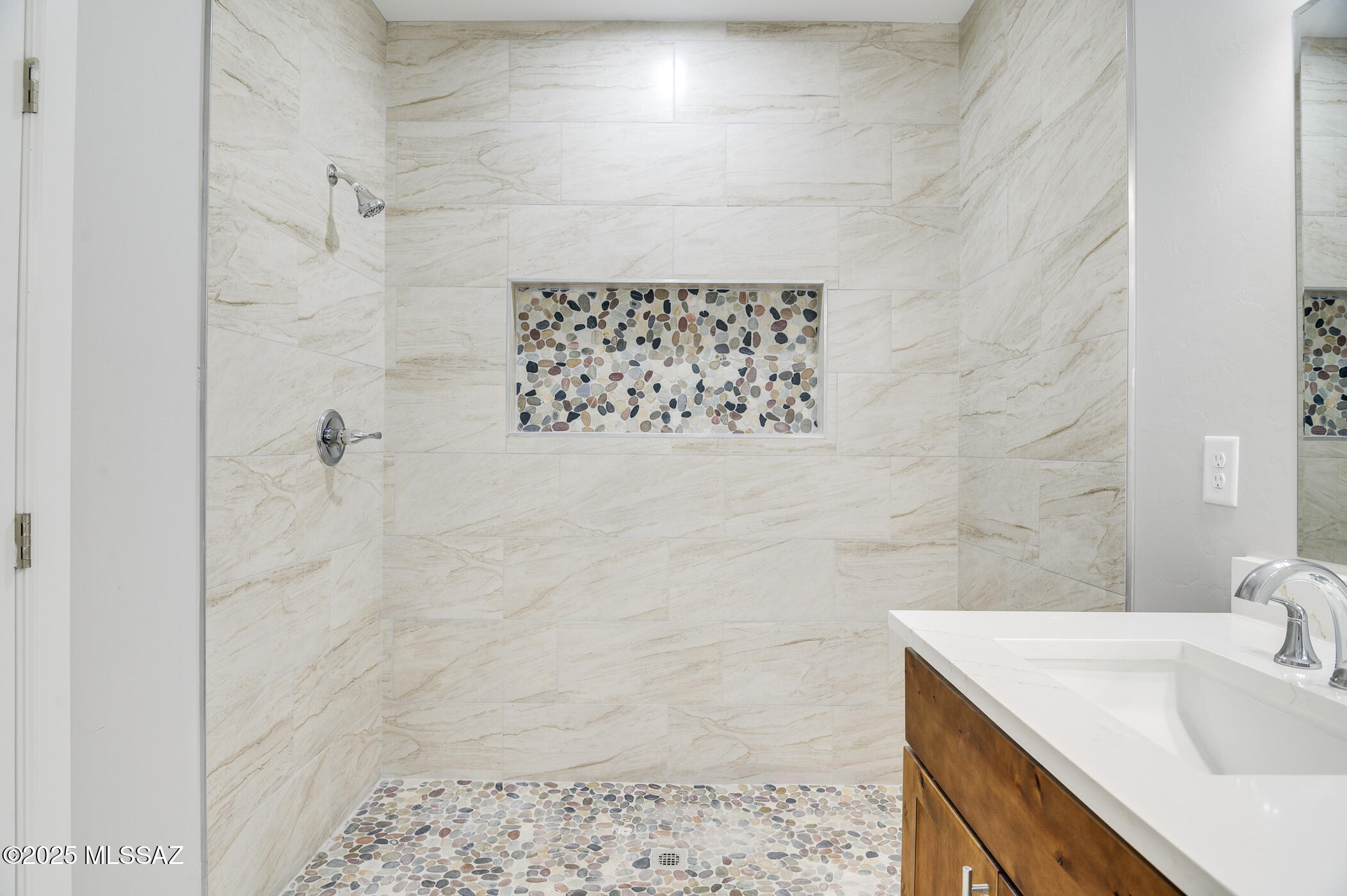 225 S Atlanta Street