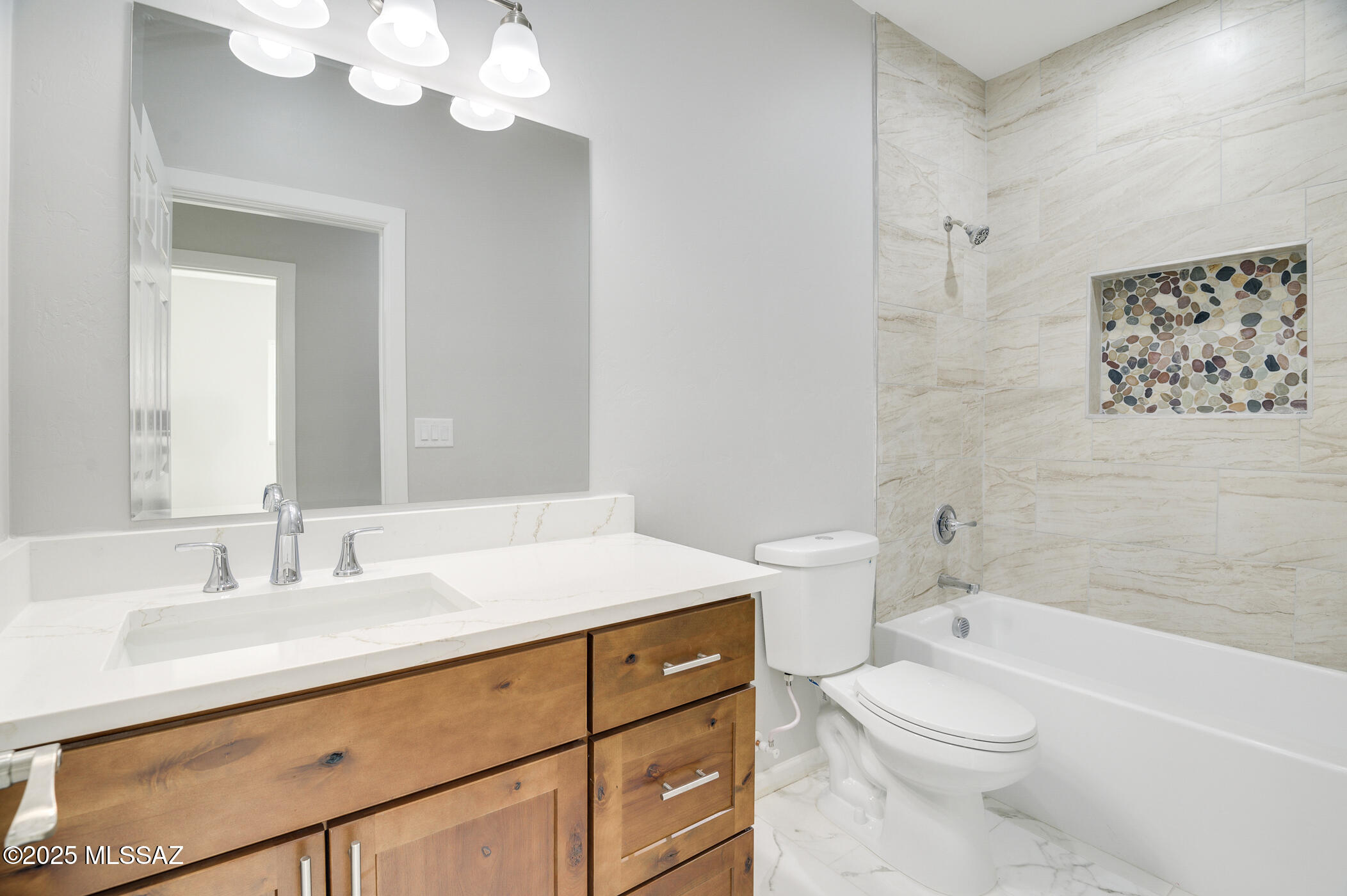 225 S Atlanta Street