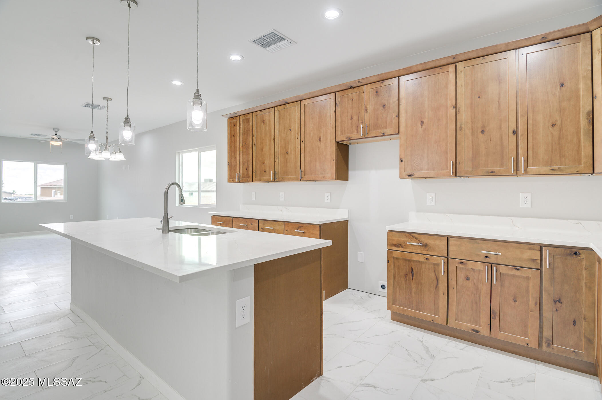 225 S Atlanta Street