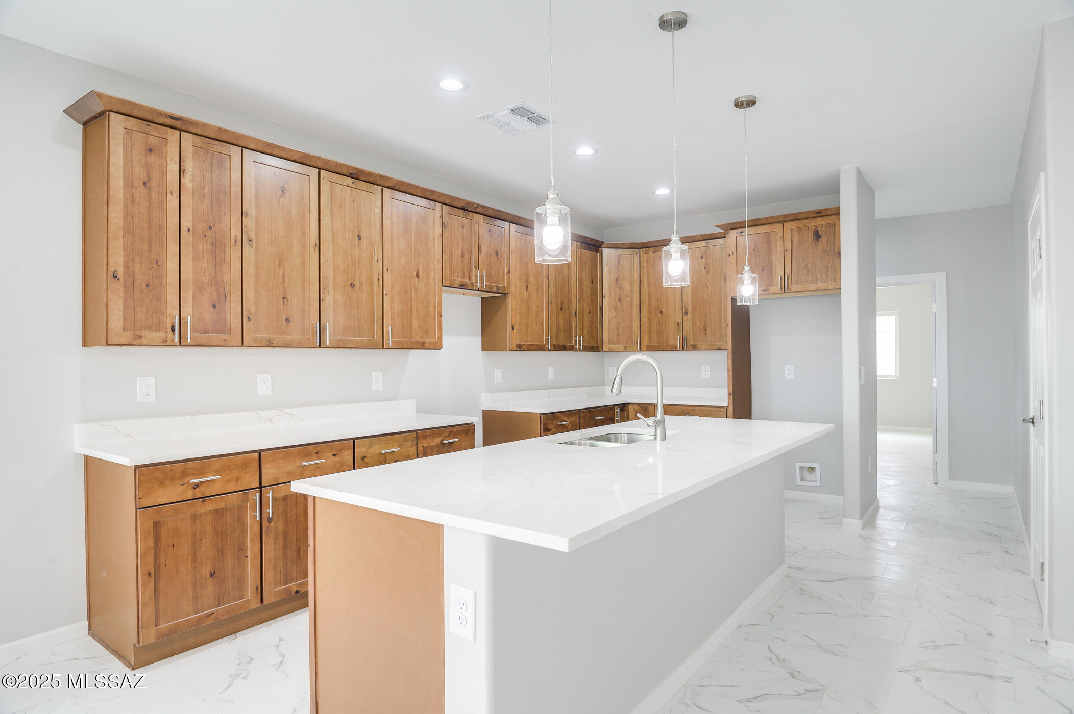 225 S Atlanta Street