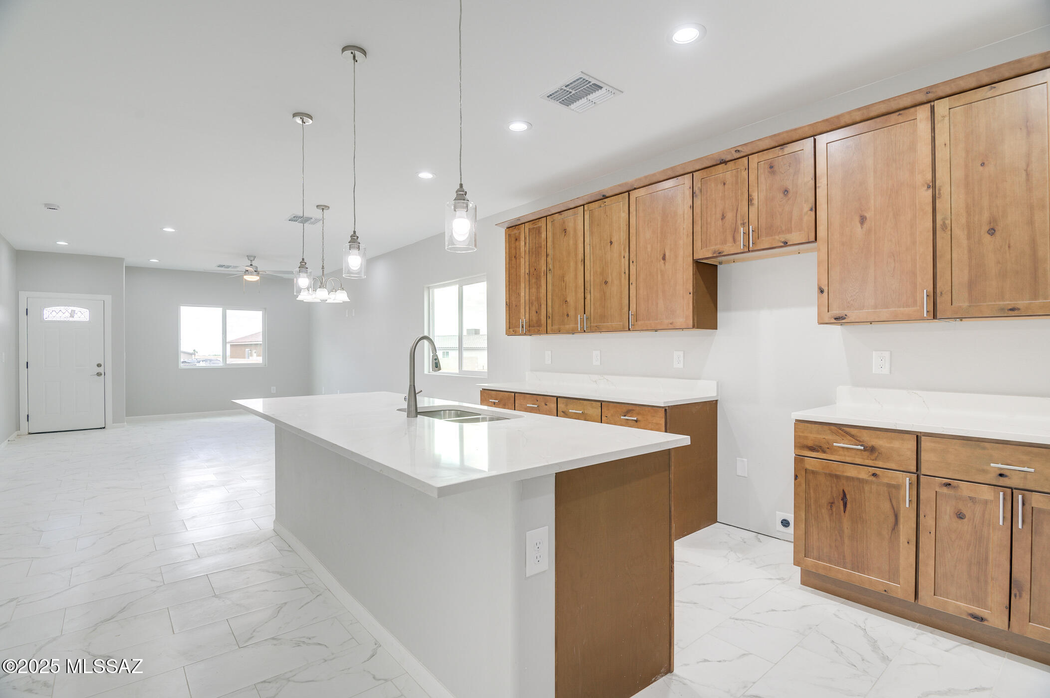 225 S Atlanta Street