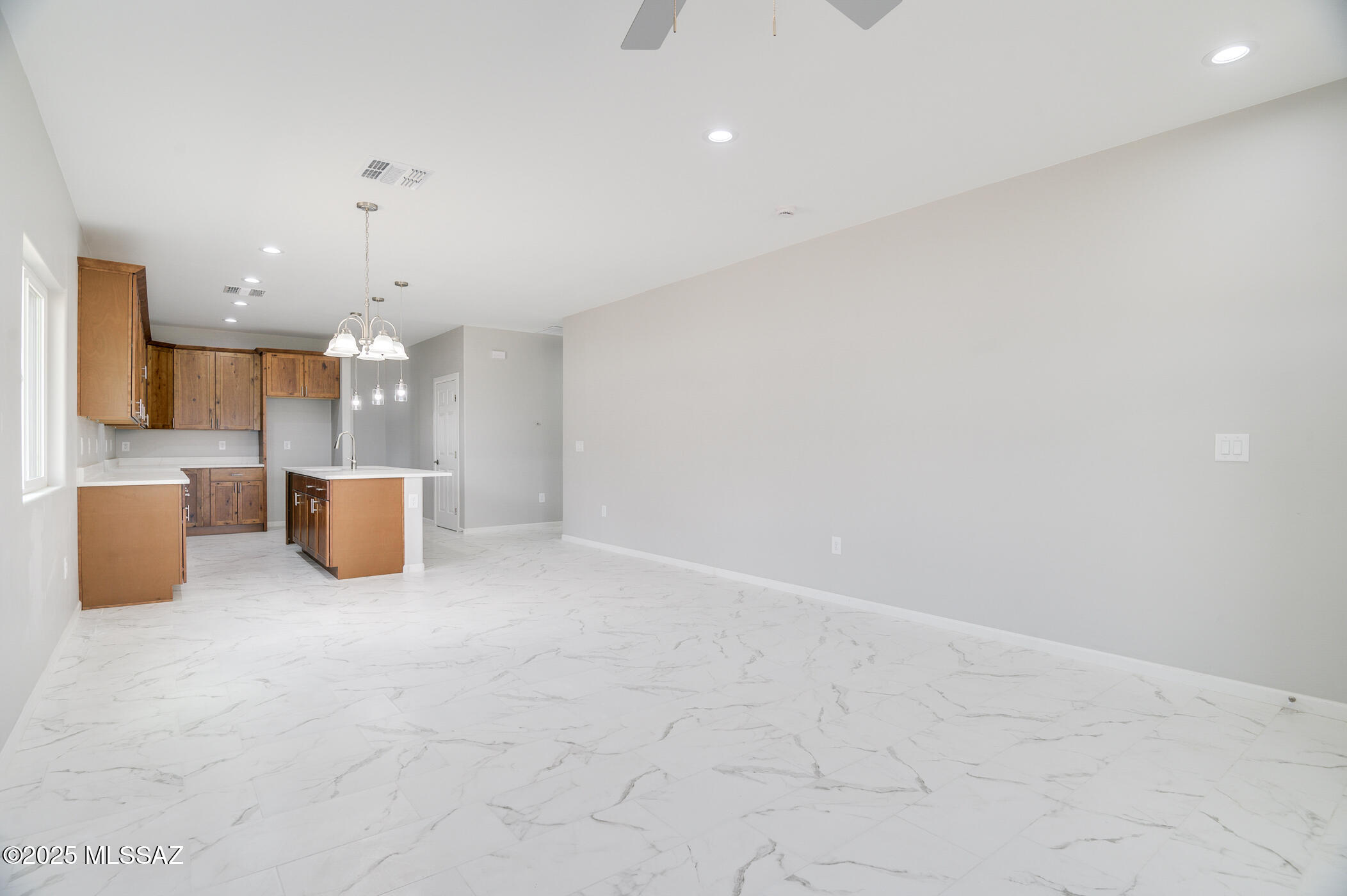 225 S Atlanta Street