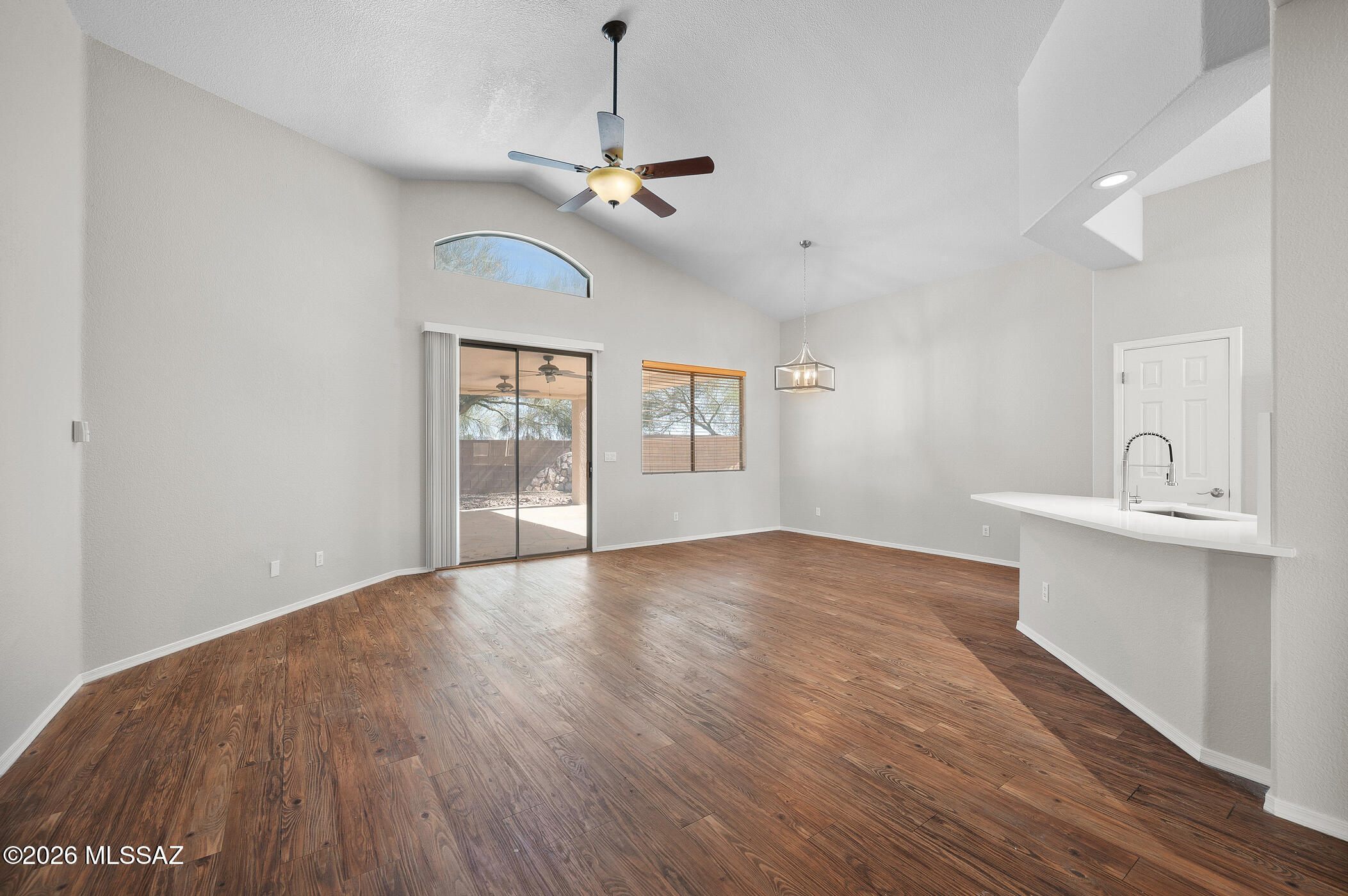 8381 S Camino Bengala