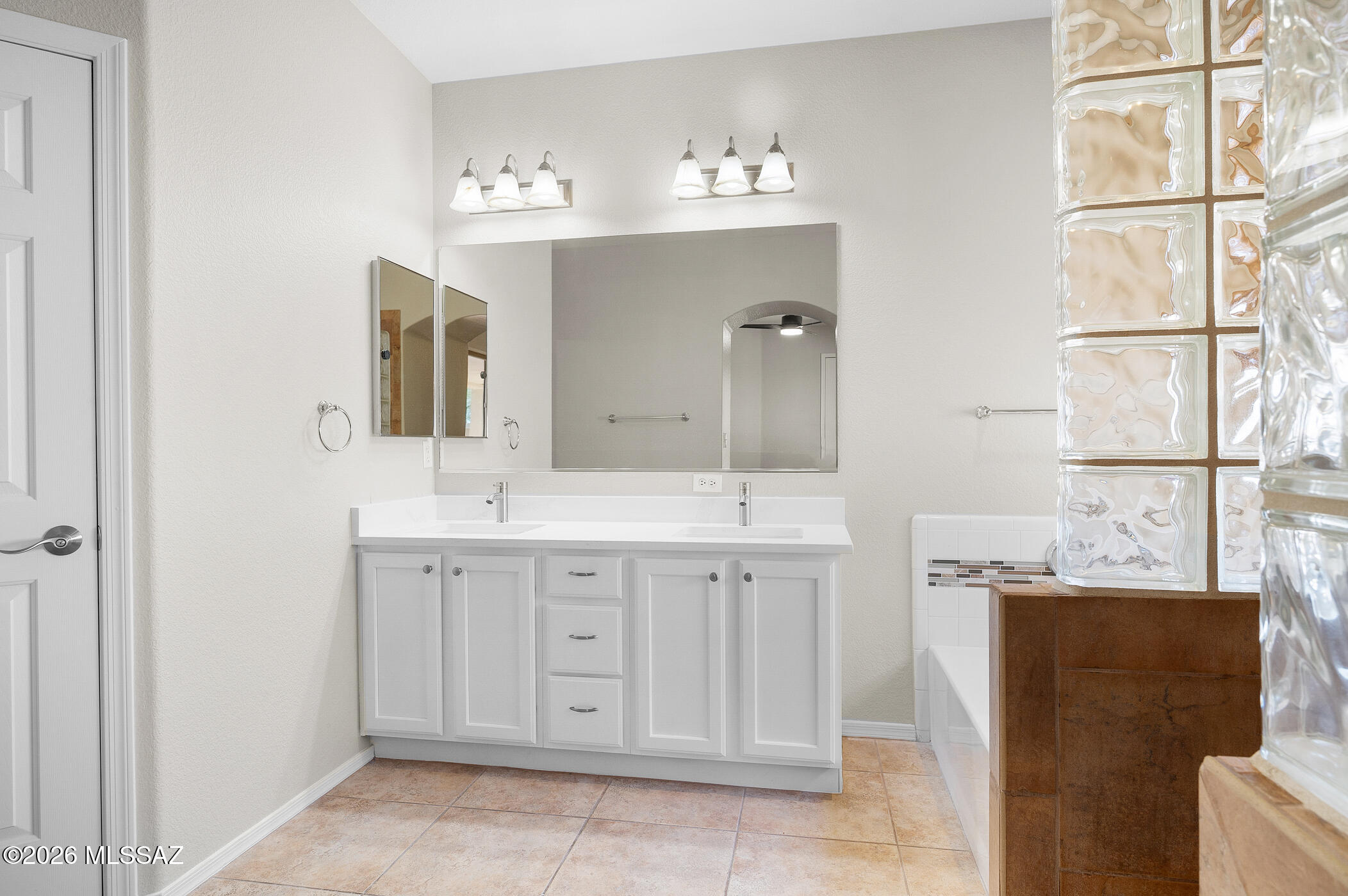 8381 S Camino Bengala