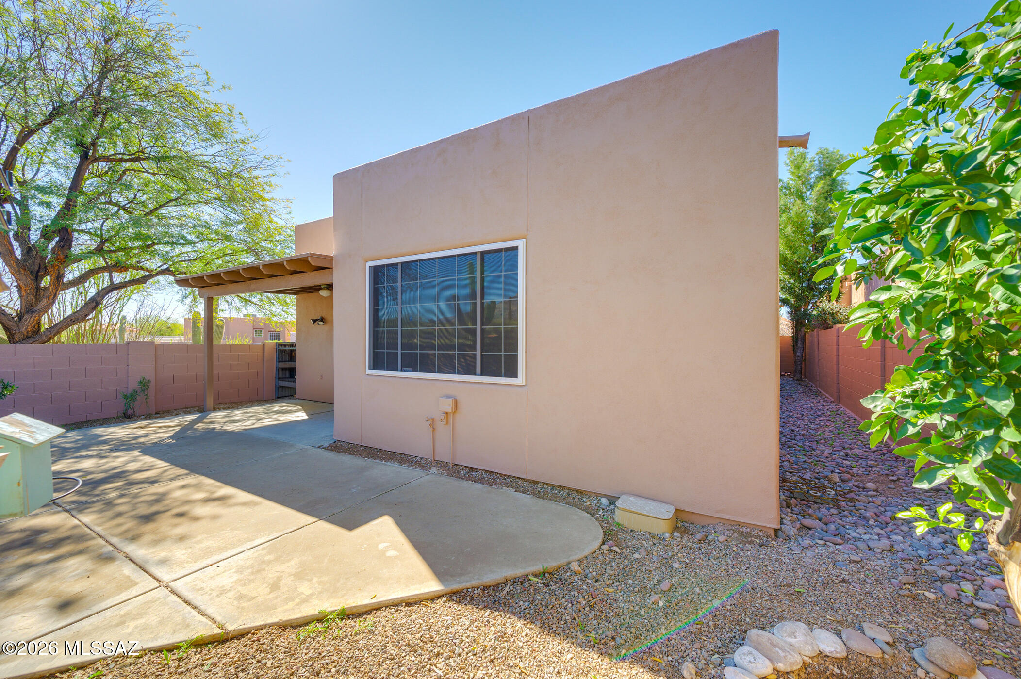 6683 N Calle Sin Nombre