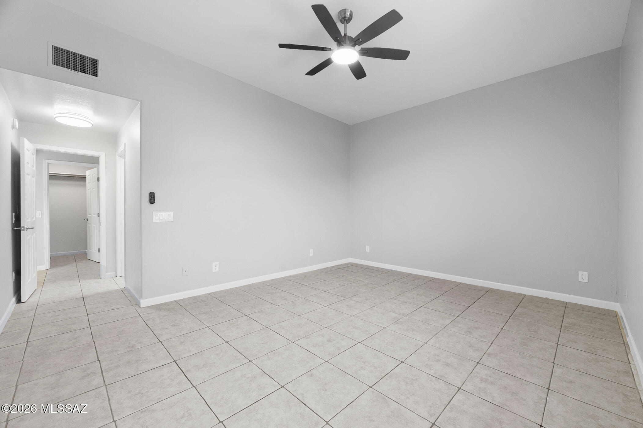 6683 N Calle Sin Nombre