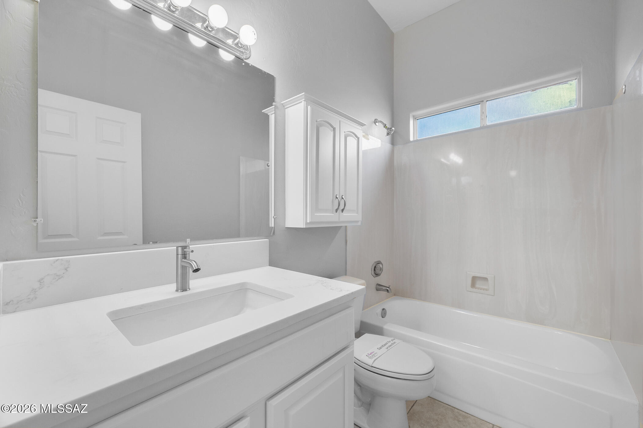 6683 N Calle Sin Nombre