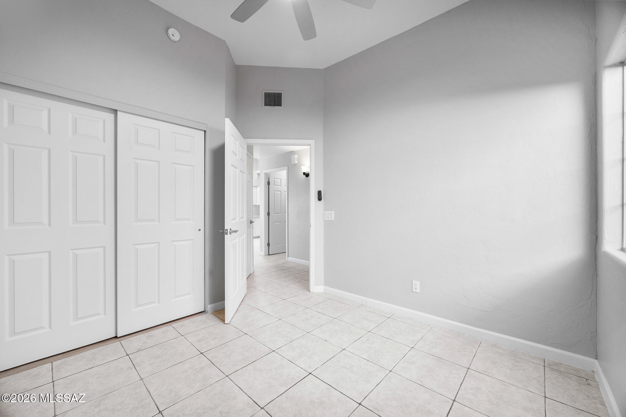 6683 N Calle Sin Nombre