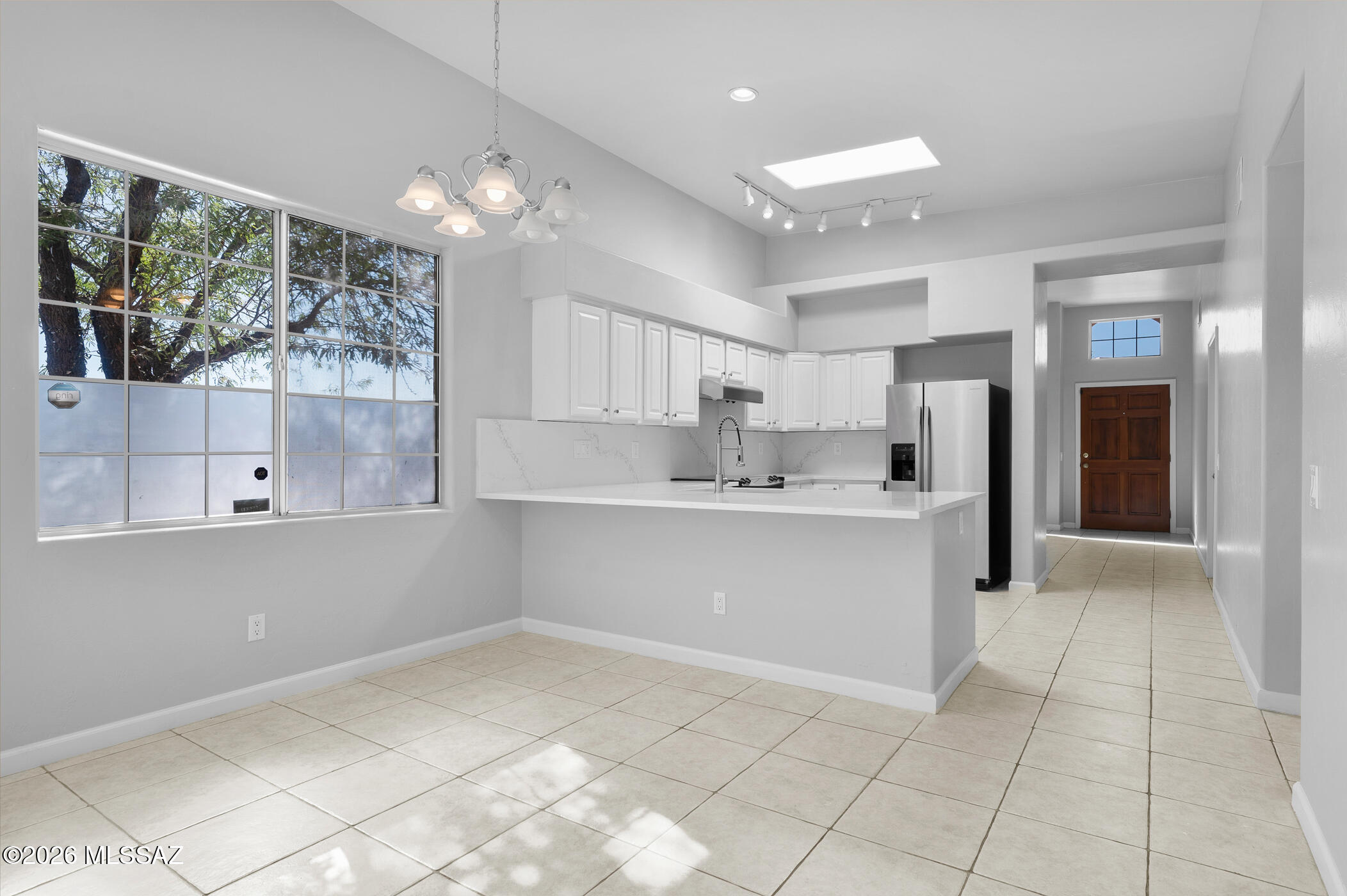 6683 N Calle Sin Nombre