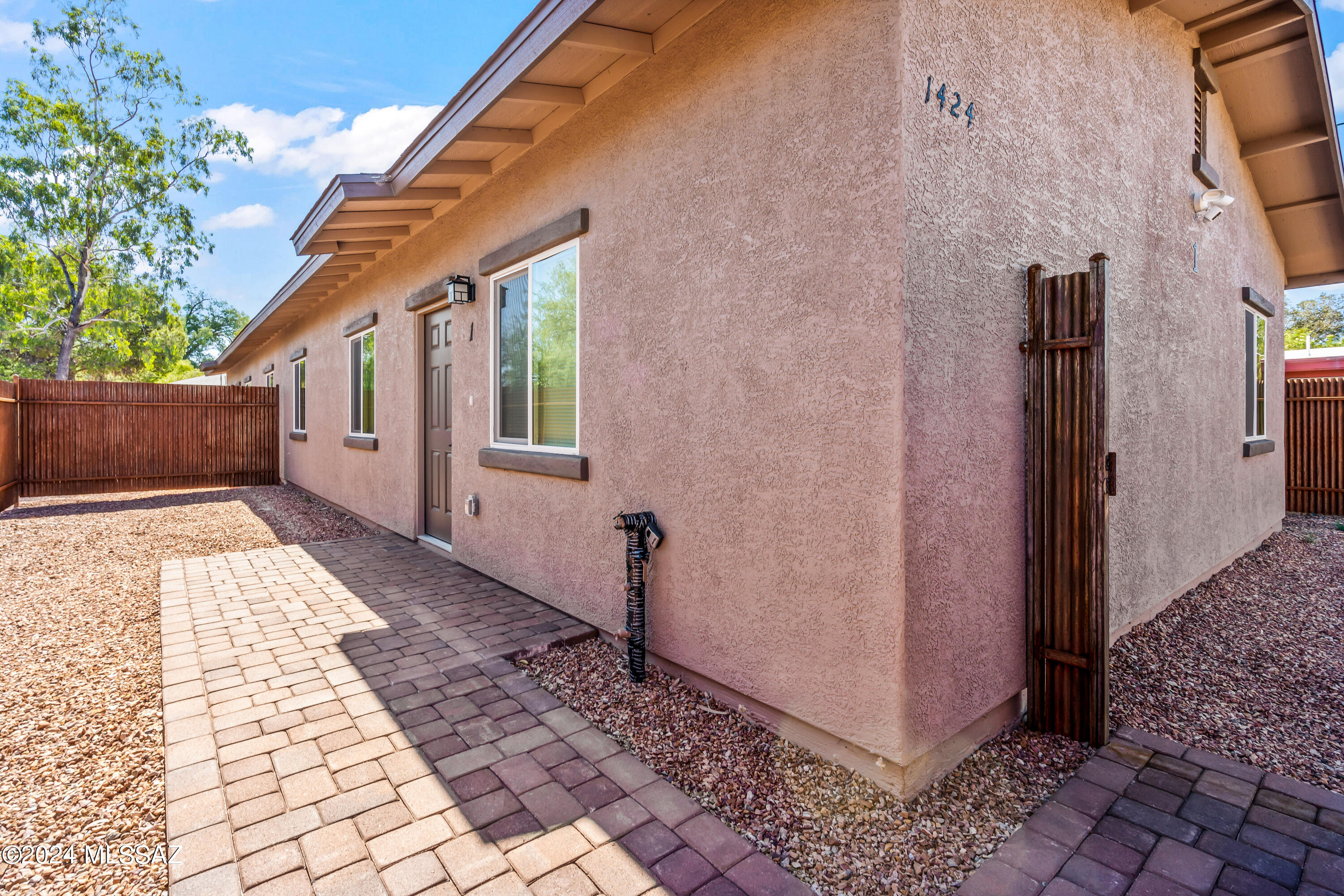 1424 N Richey Boulevard 1