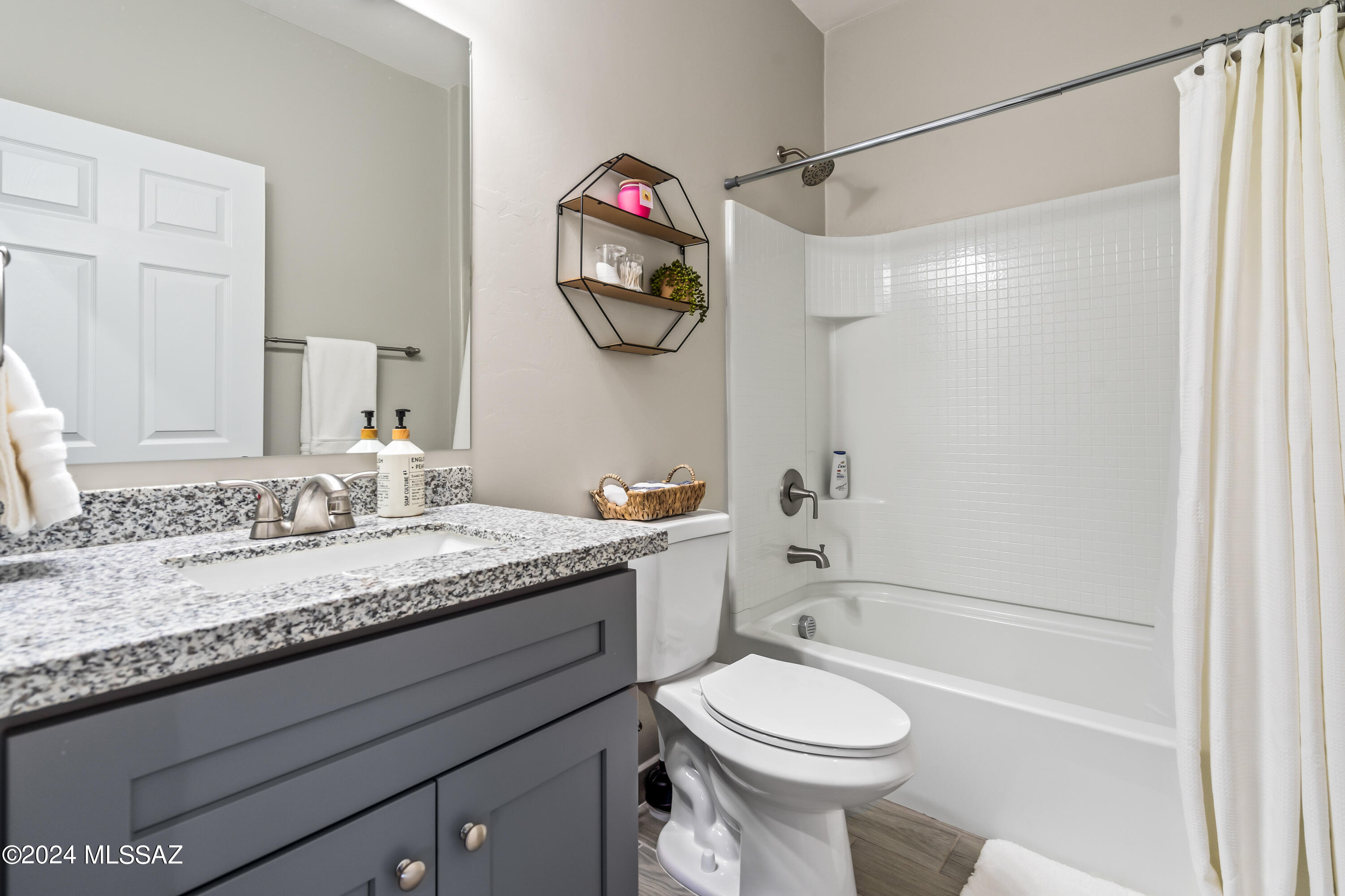 1424 N Richey Boulevard 1