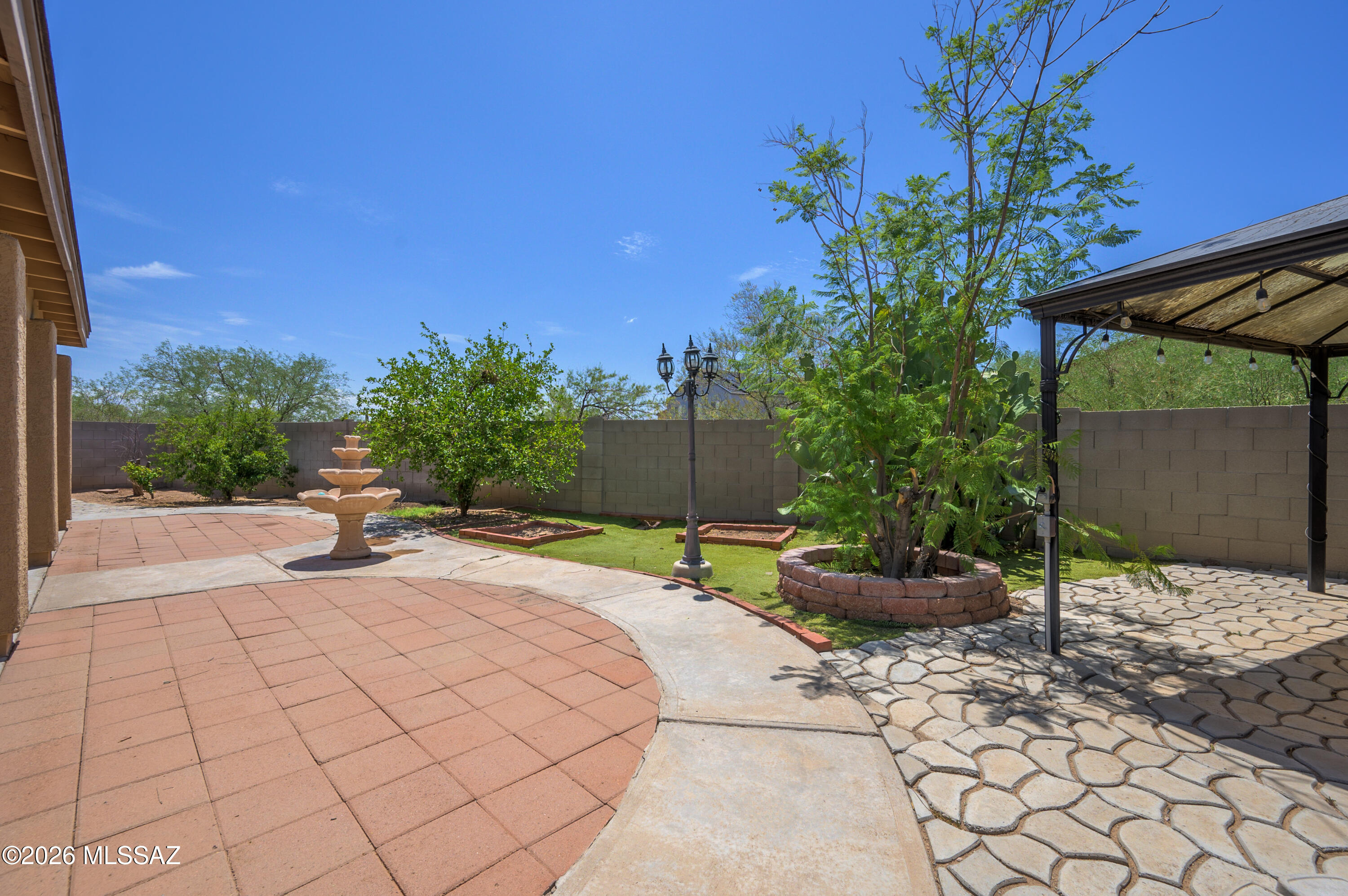 6706 S Parliament Drive