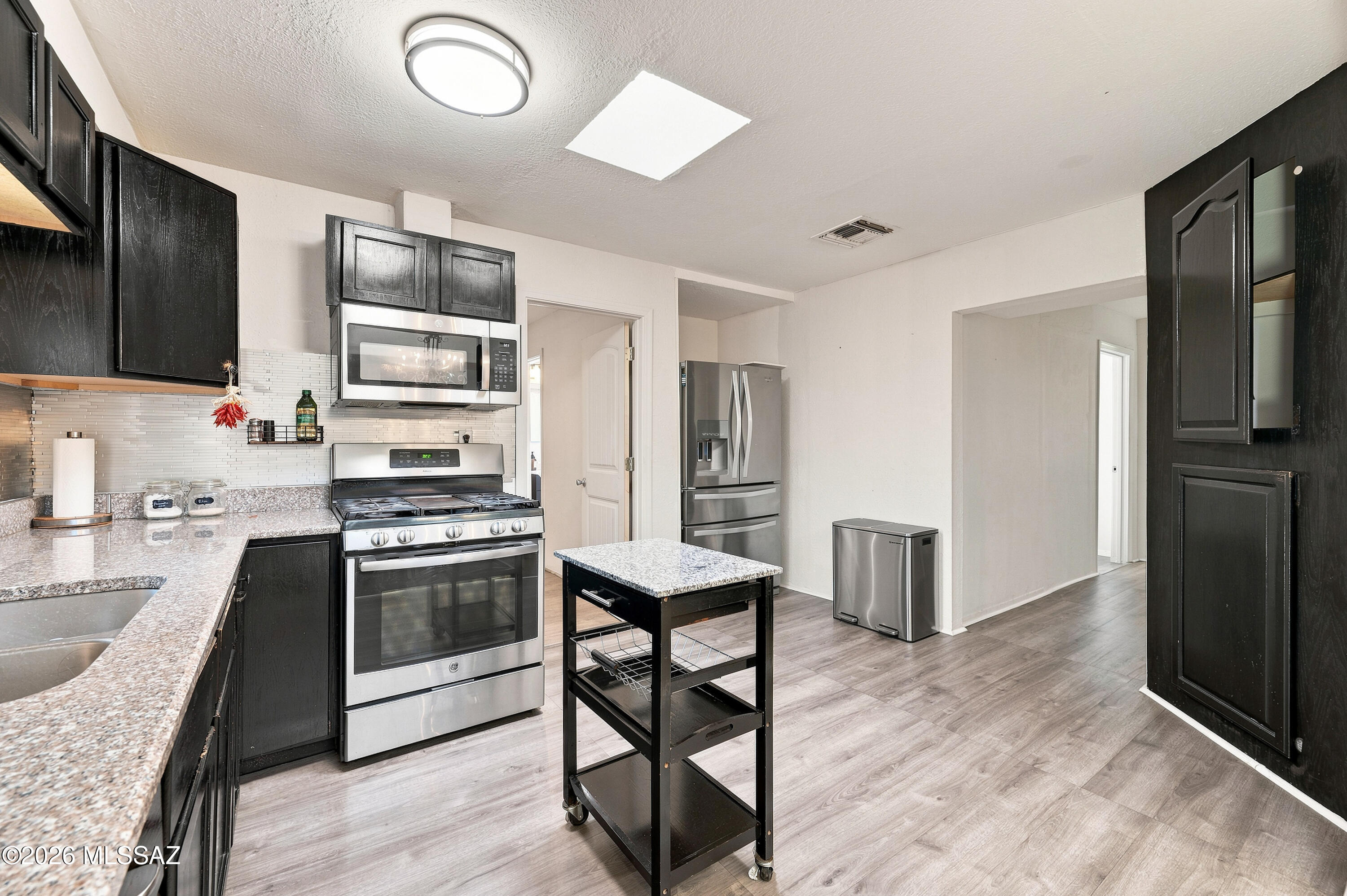 102 E Aviation Drive