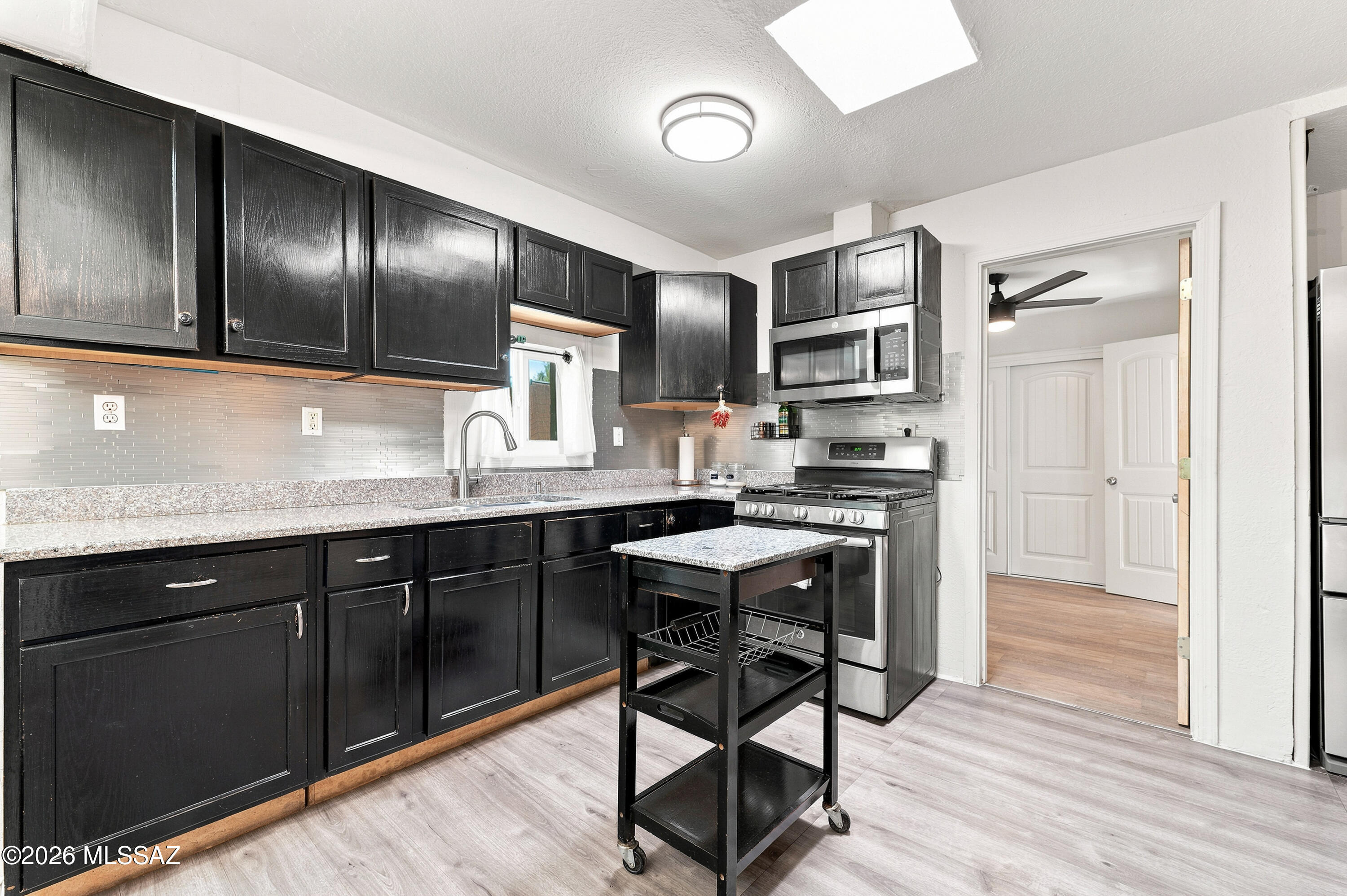 102 E Aviation Drive
