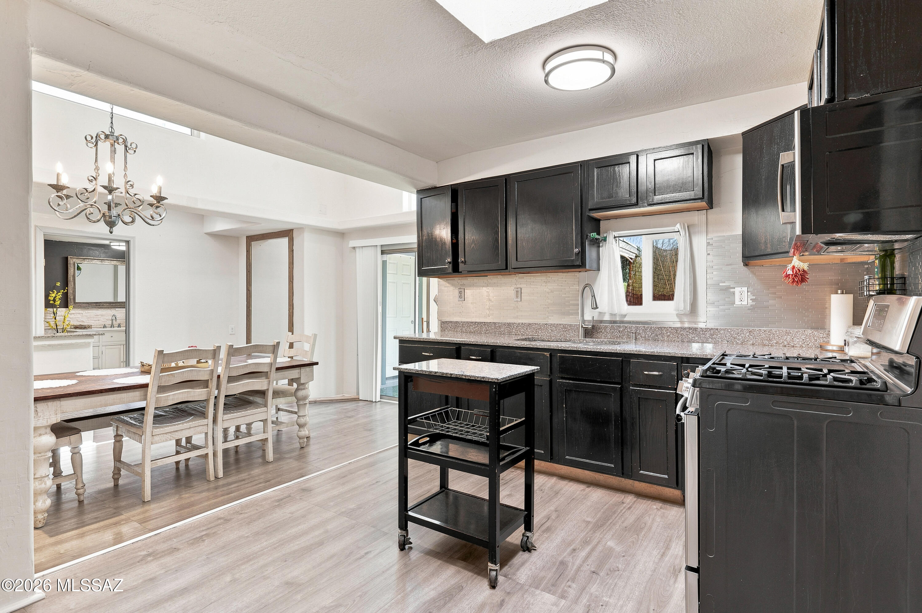 102 E Aviation Drive