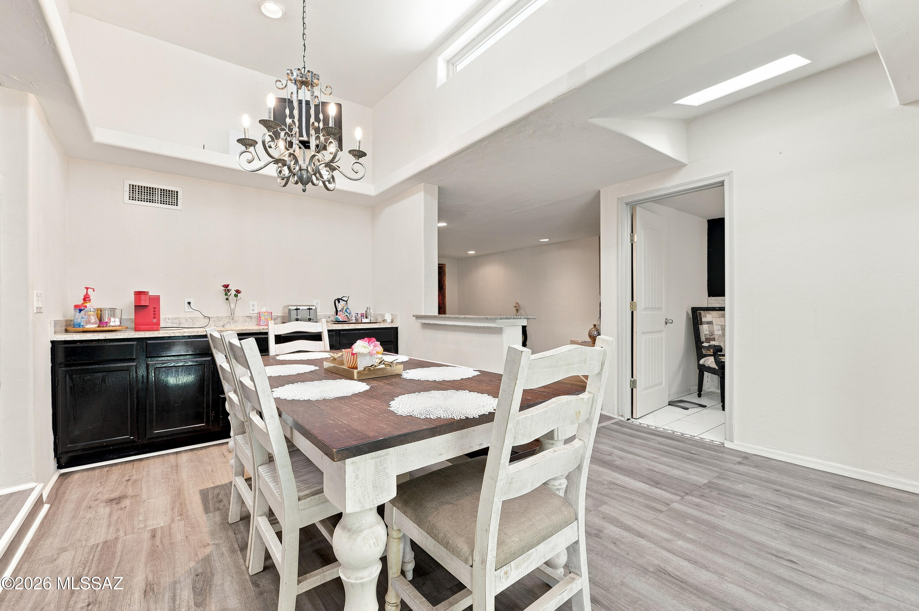 102 E Aviation Drive