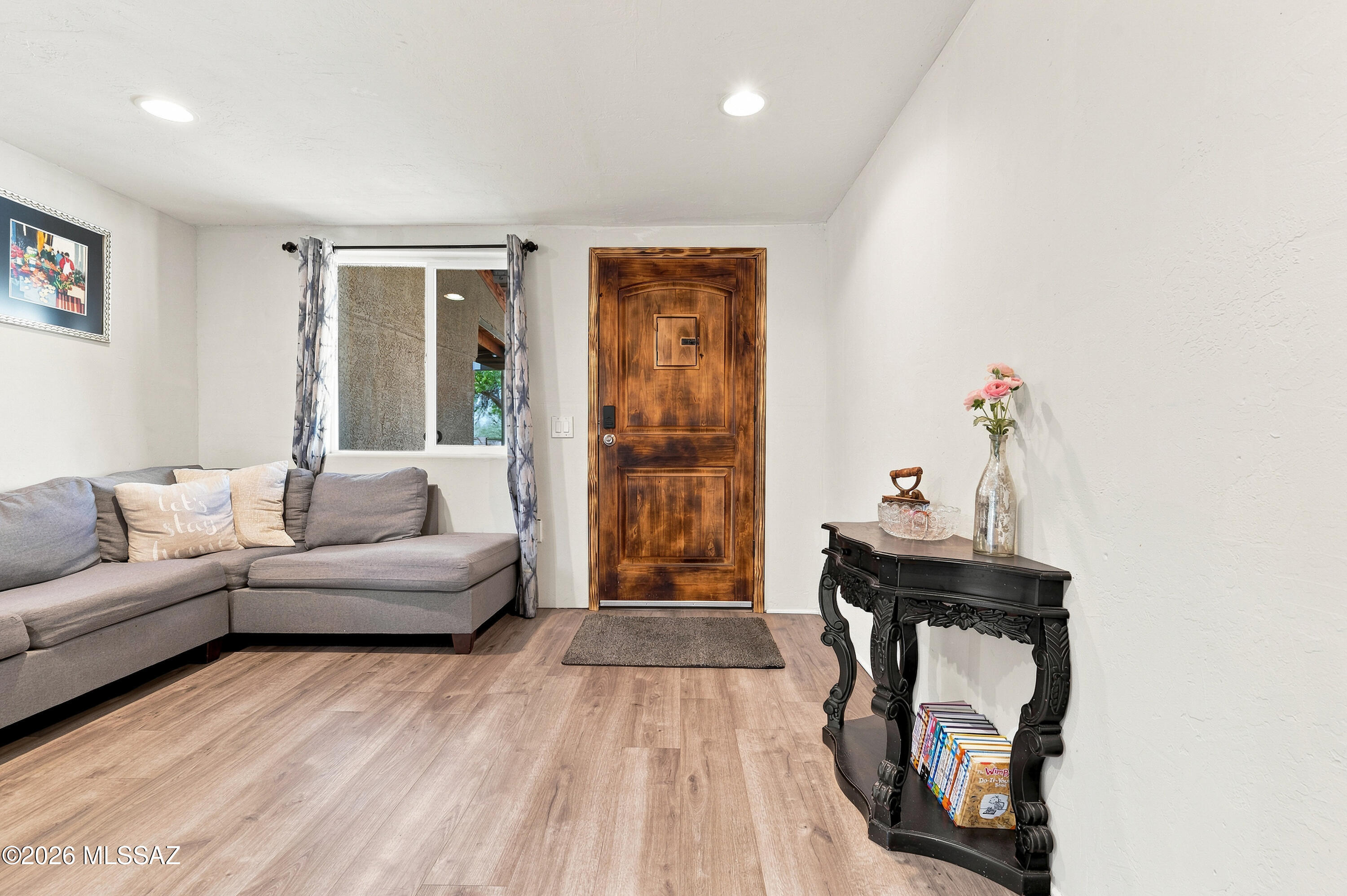 102 E Aviation Drive
