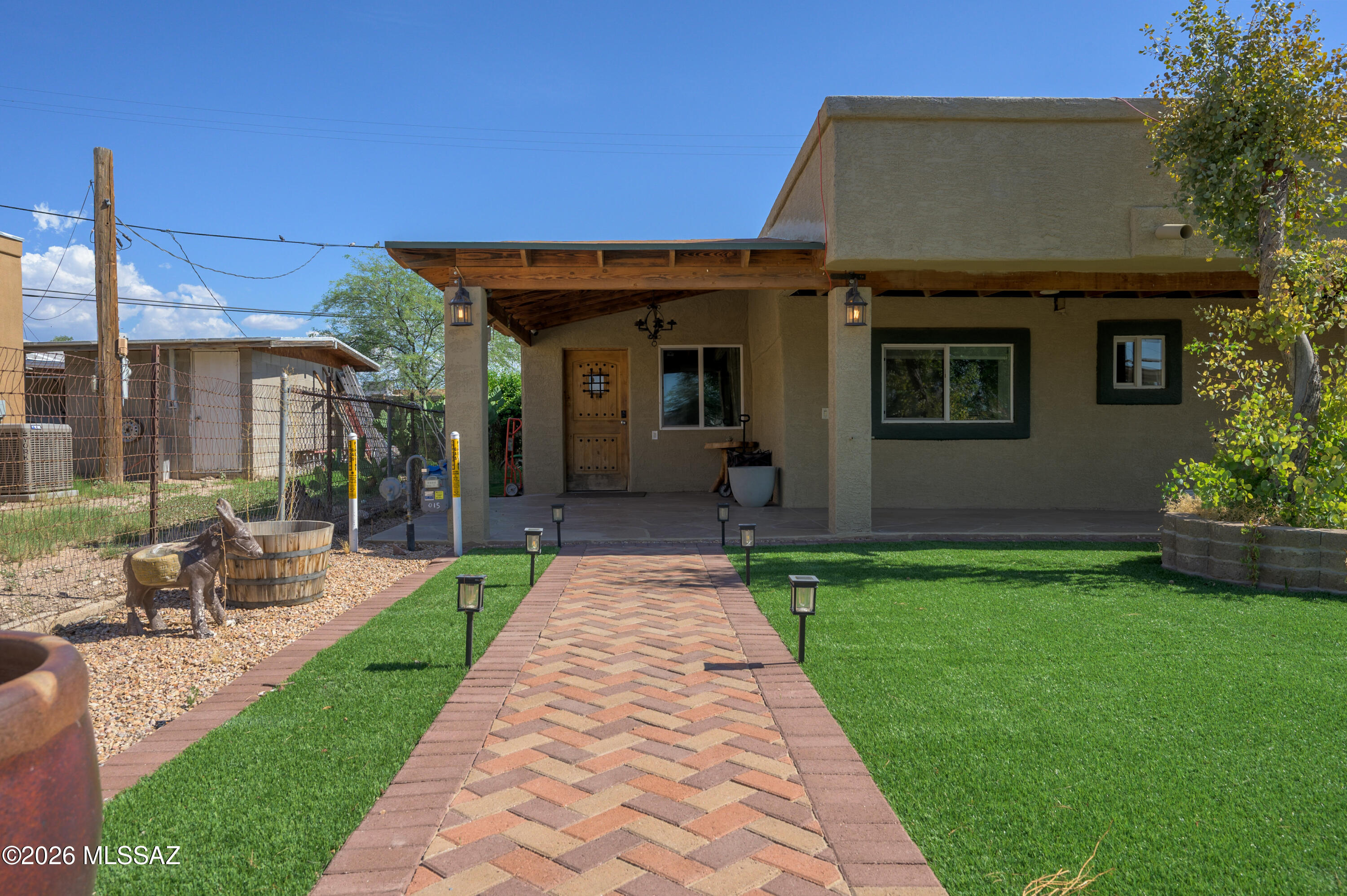 102 E Aviation Drive