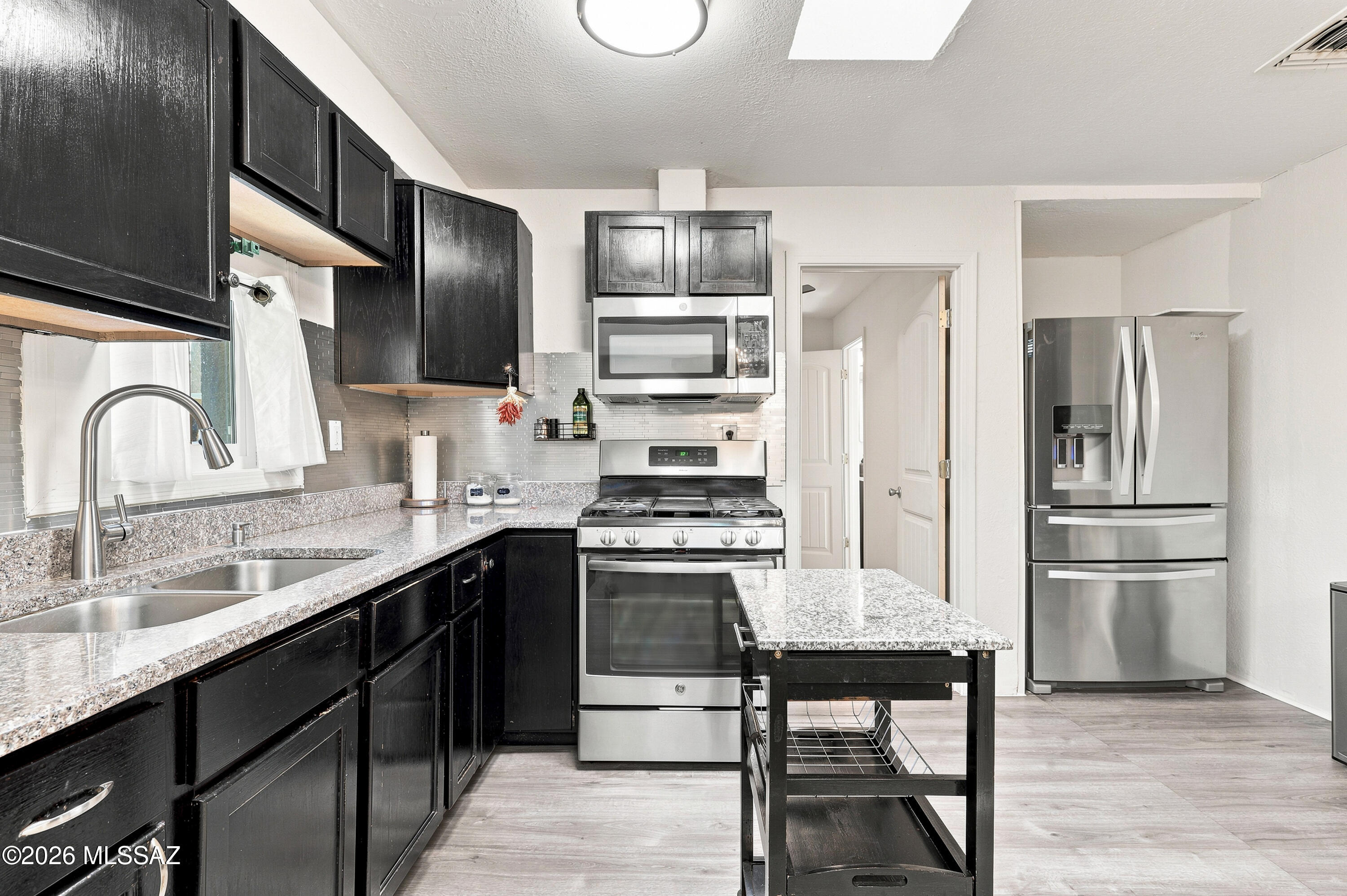 102 E Aviation Drive