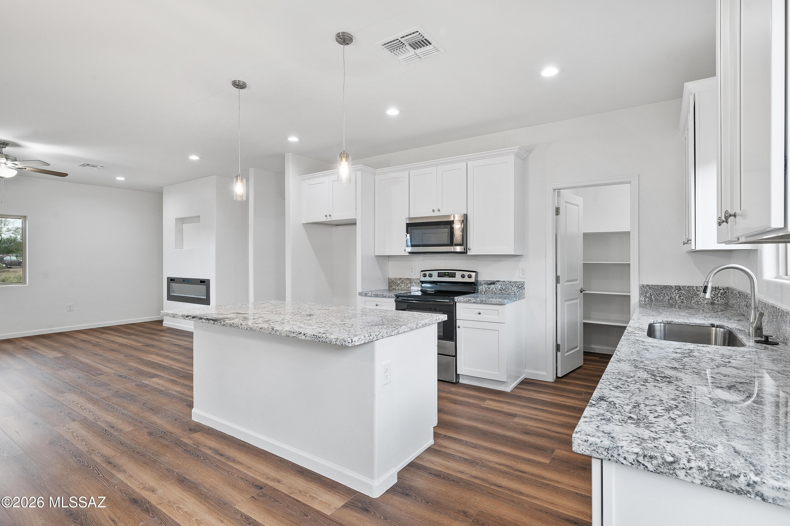3194 E Andrada Road