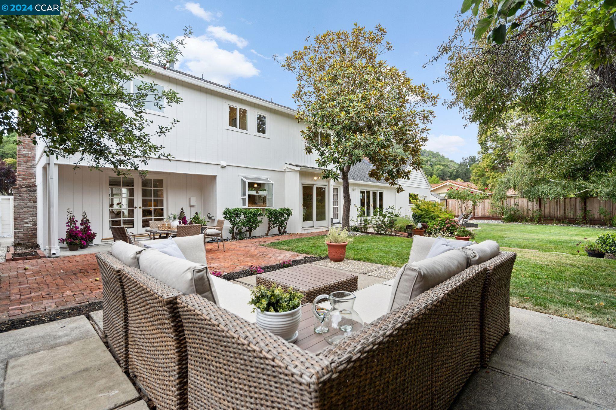 375 Redfield Pl