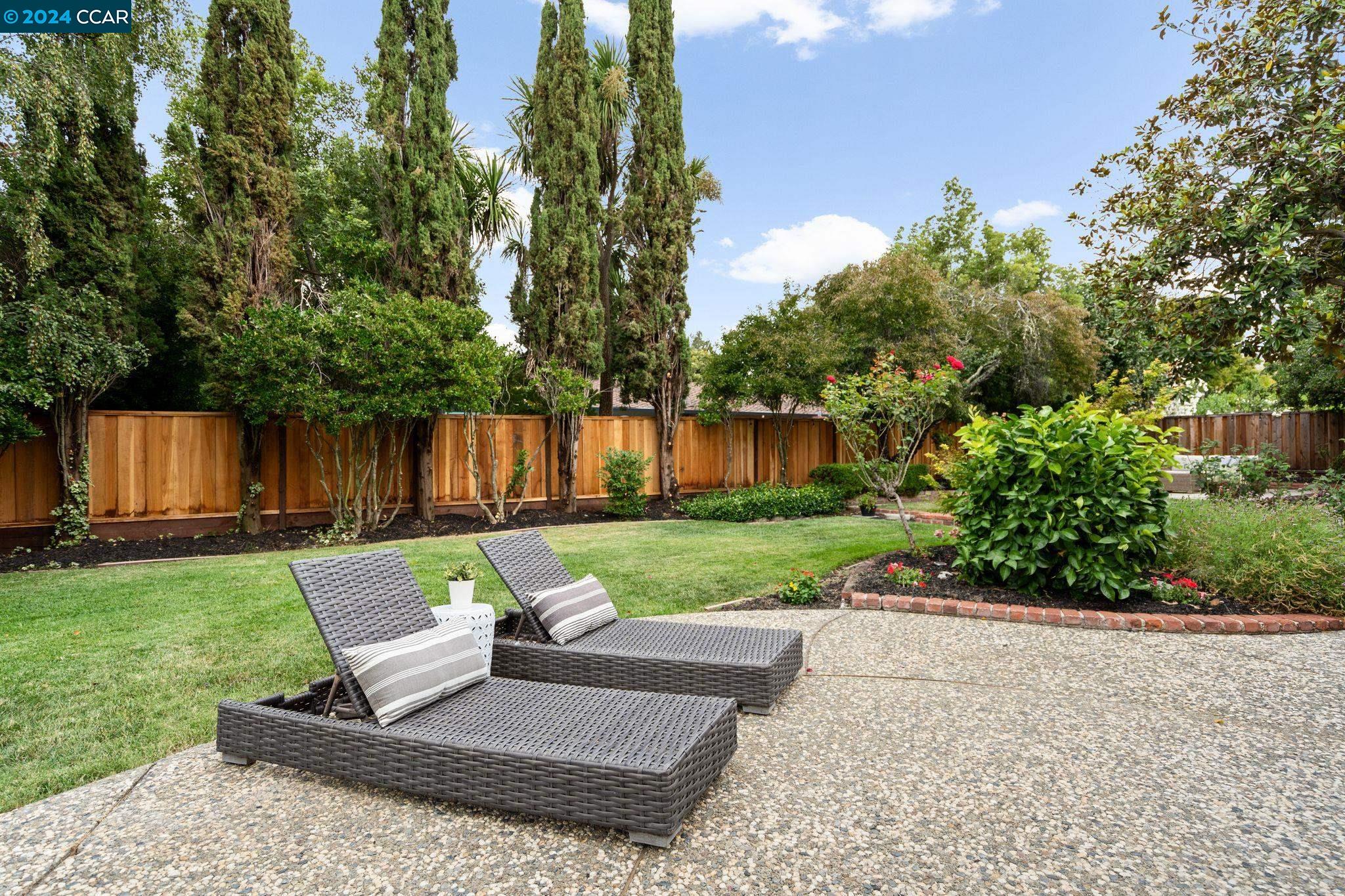 375 Redfield Pl