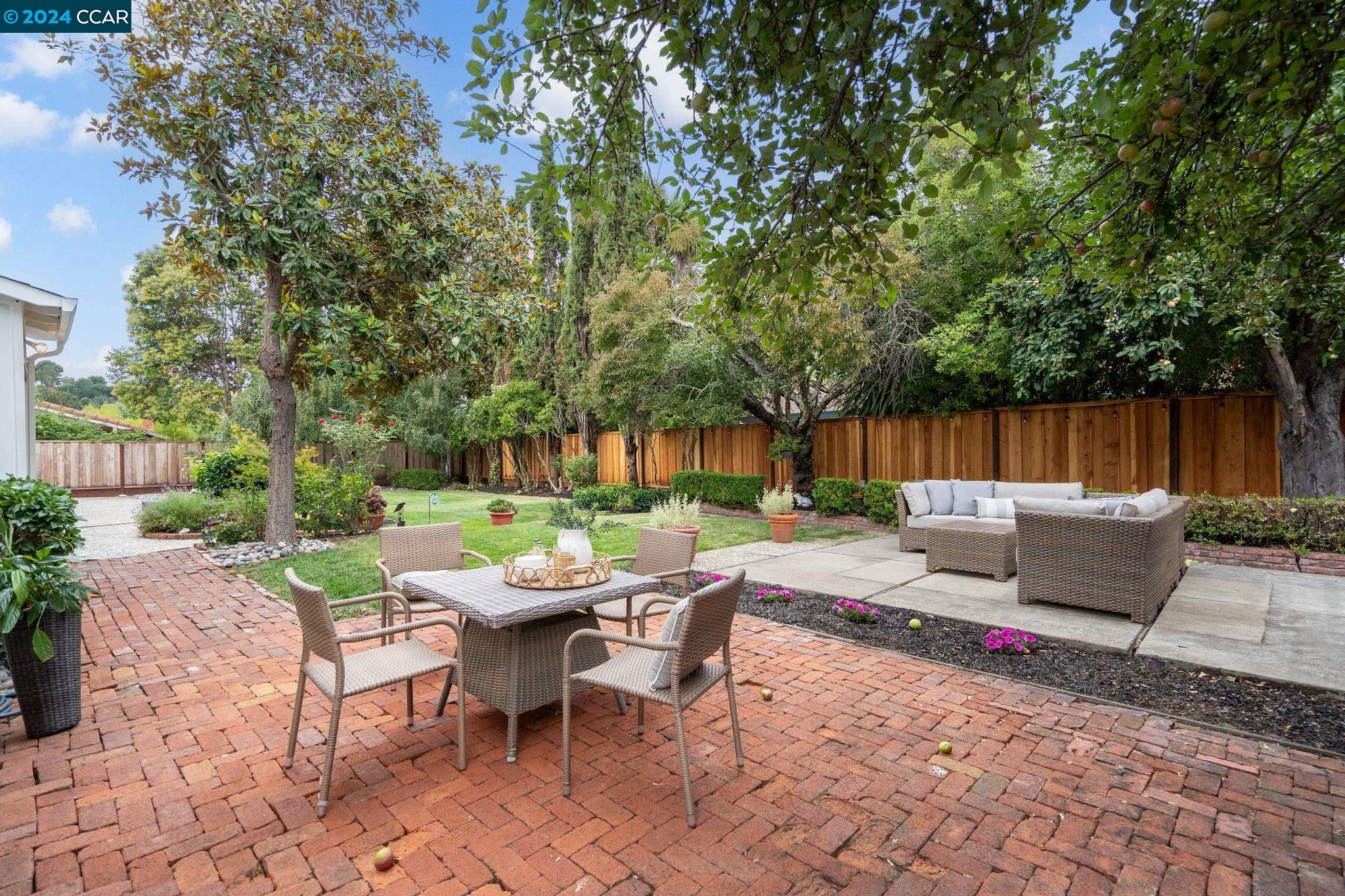 375 Redfield Pl