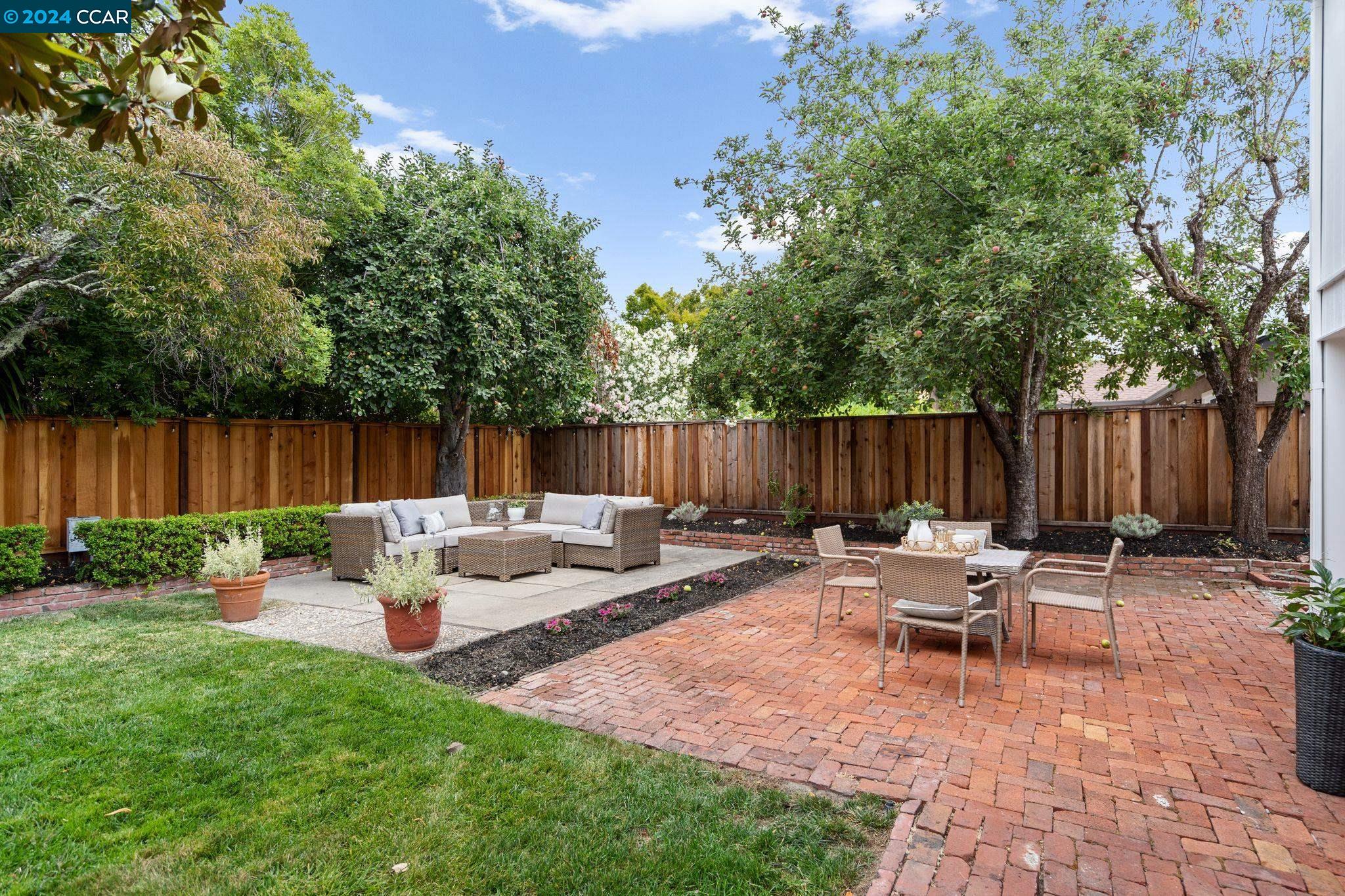 375 Redfield Pl