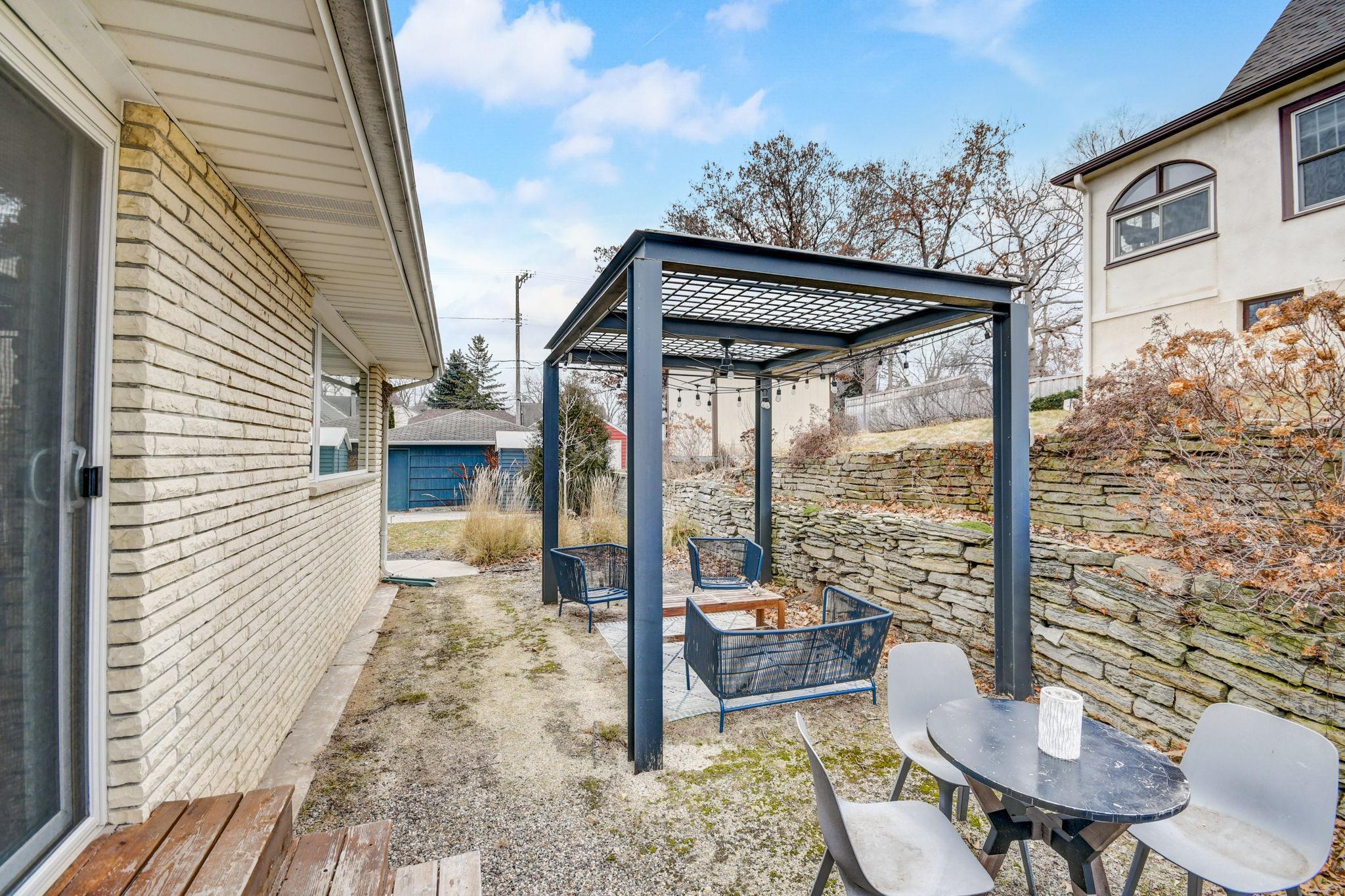 1409 Cedar Lake Parkway