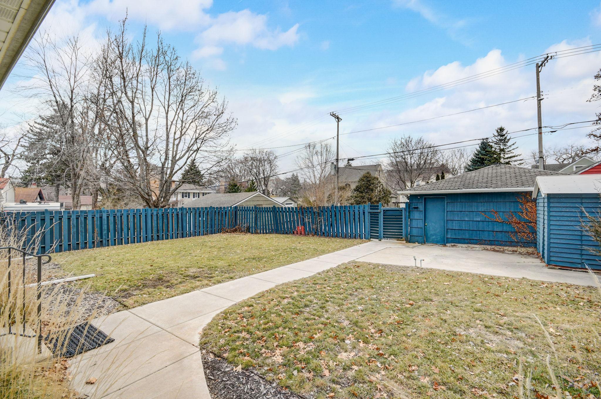 1409 Cedar Lake Parkway
