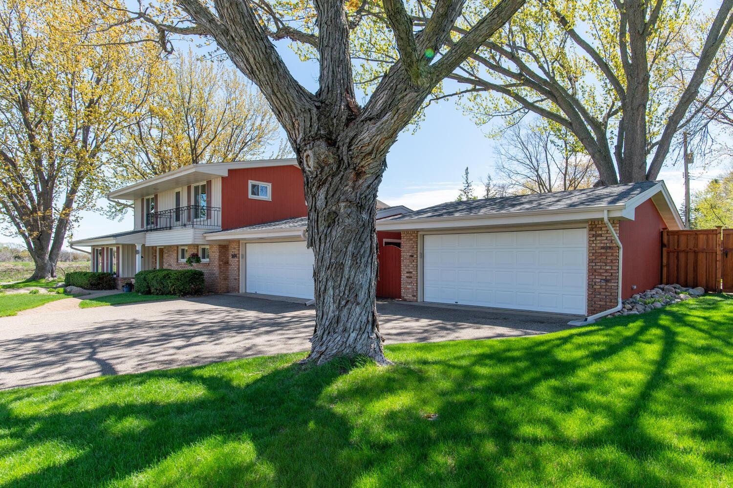 10700 River Terrace