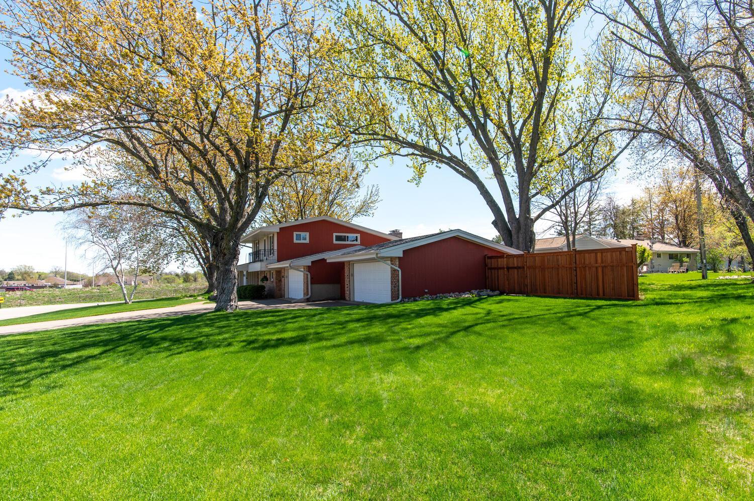 10700 River Terrace