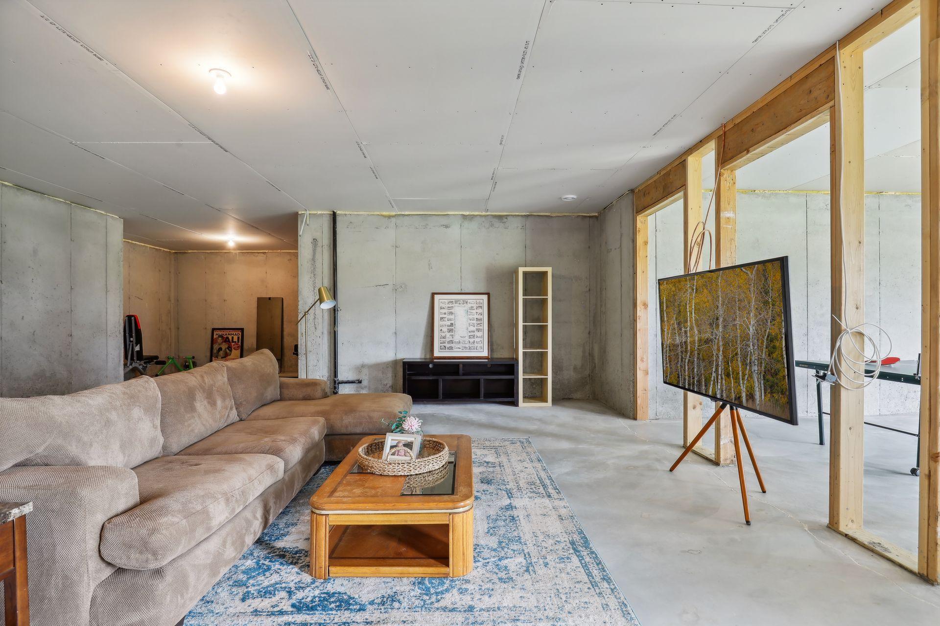 8022 Waterset Circle