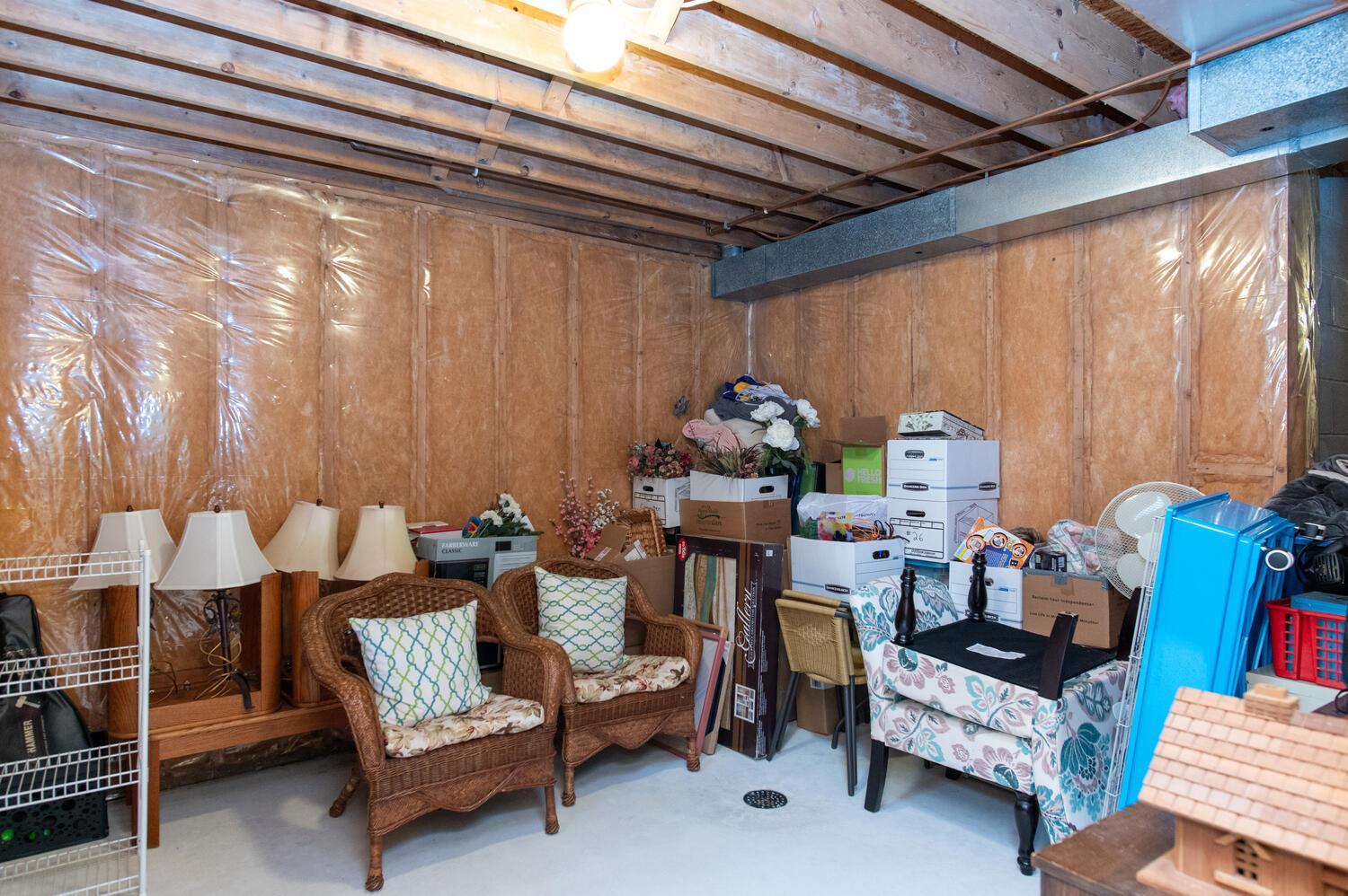 8803 Dallas Lane N