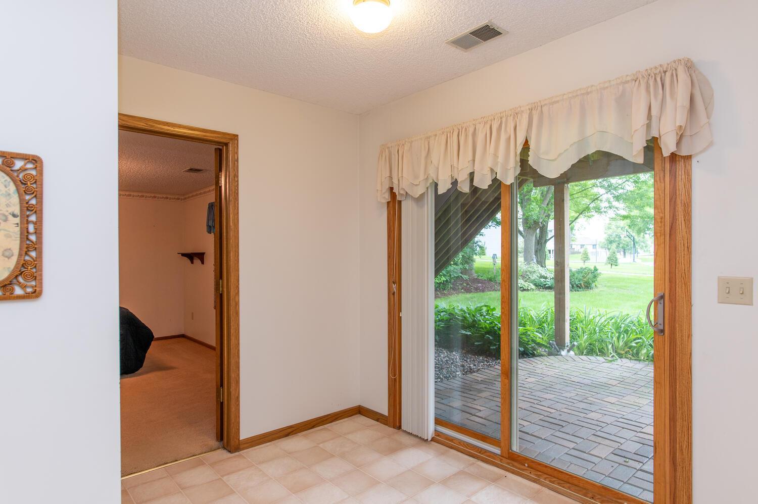 8803 Dallas Lane N