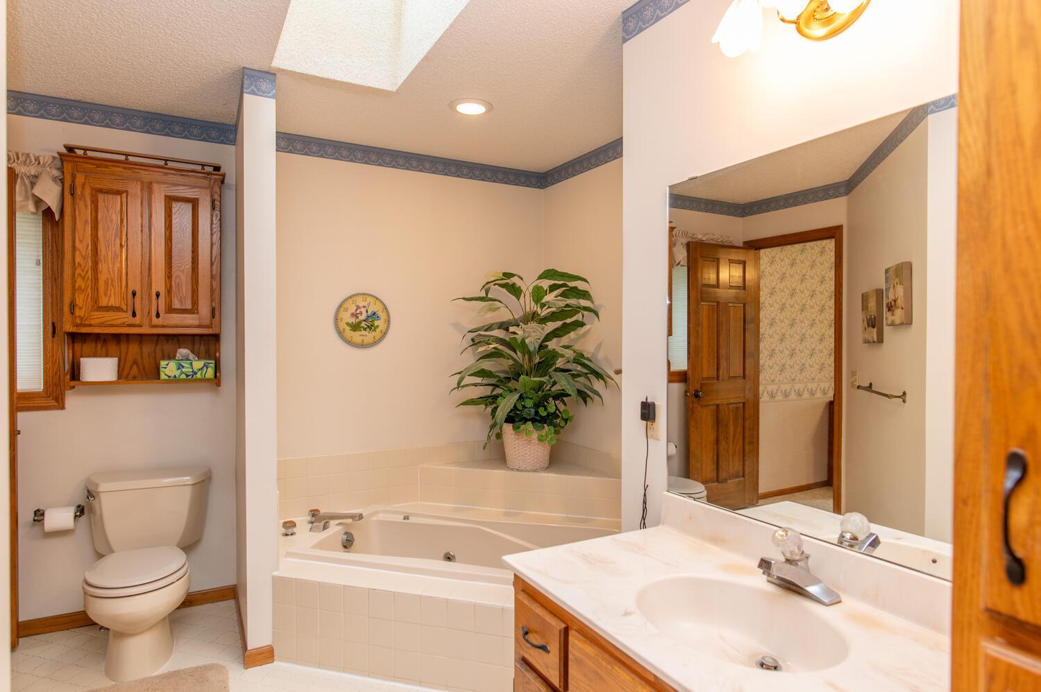 8803 Dallas Lane N