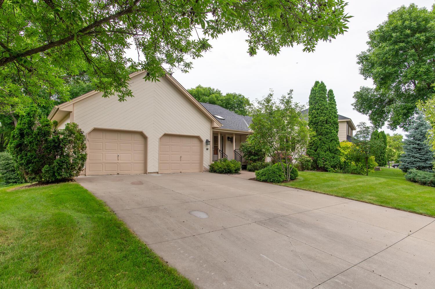 8803 Dallas Lane N