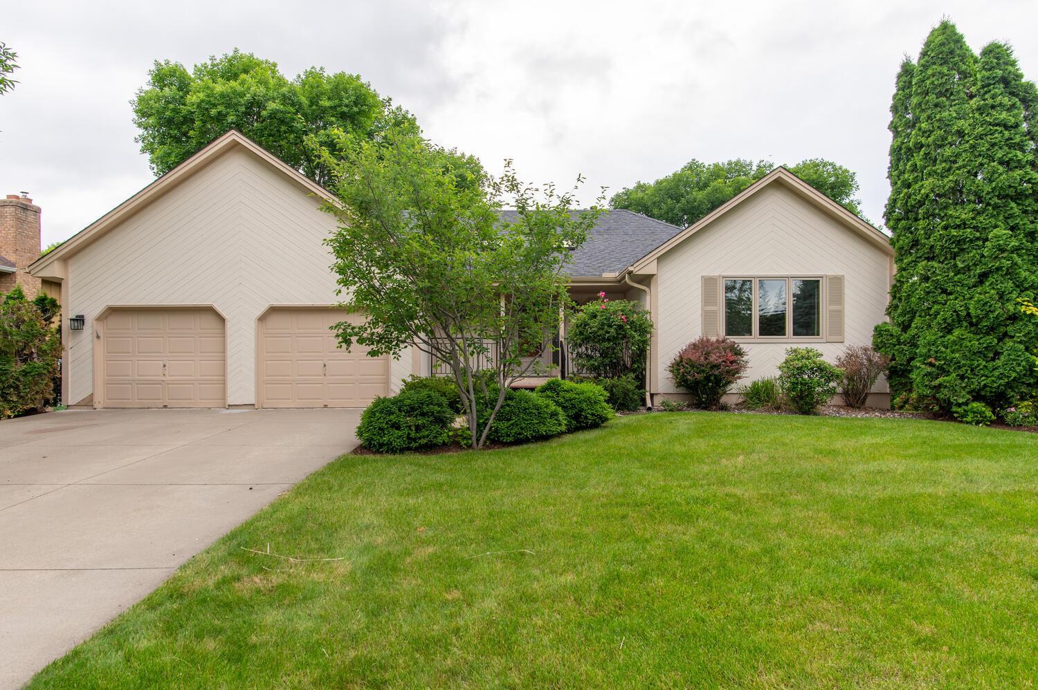 8803 Dallas Lane N