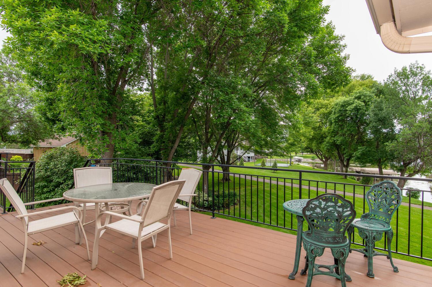 8803 Dallas Lane N