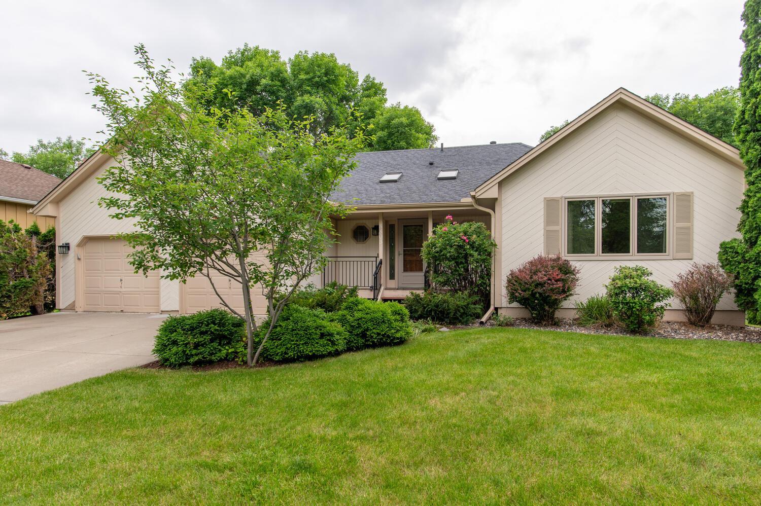 8803 Dallas Lane N