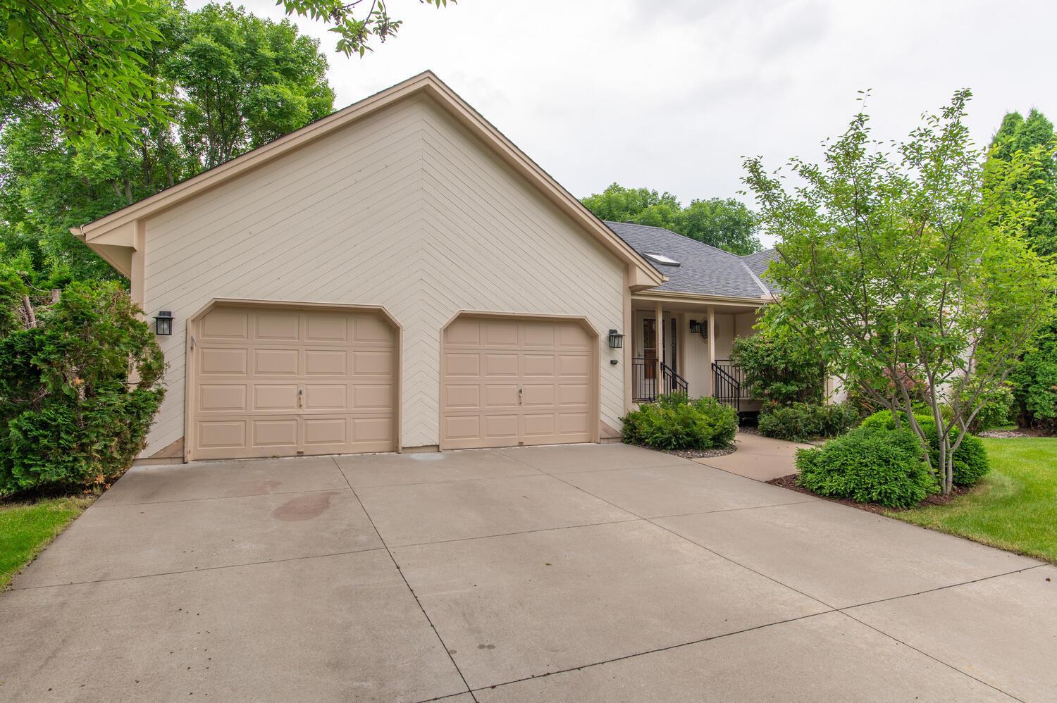 8803 Dallas Lane N