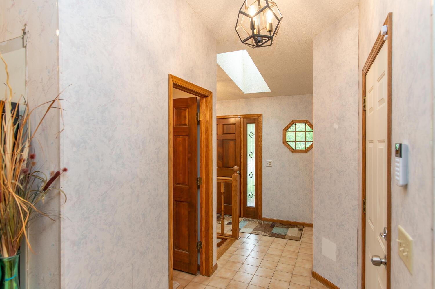 8803 Dallas Lane N