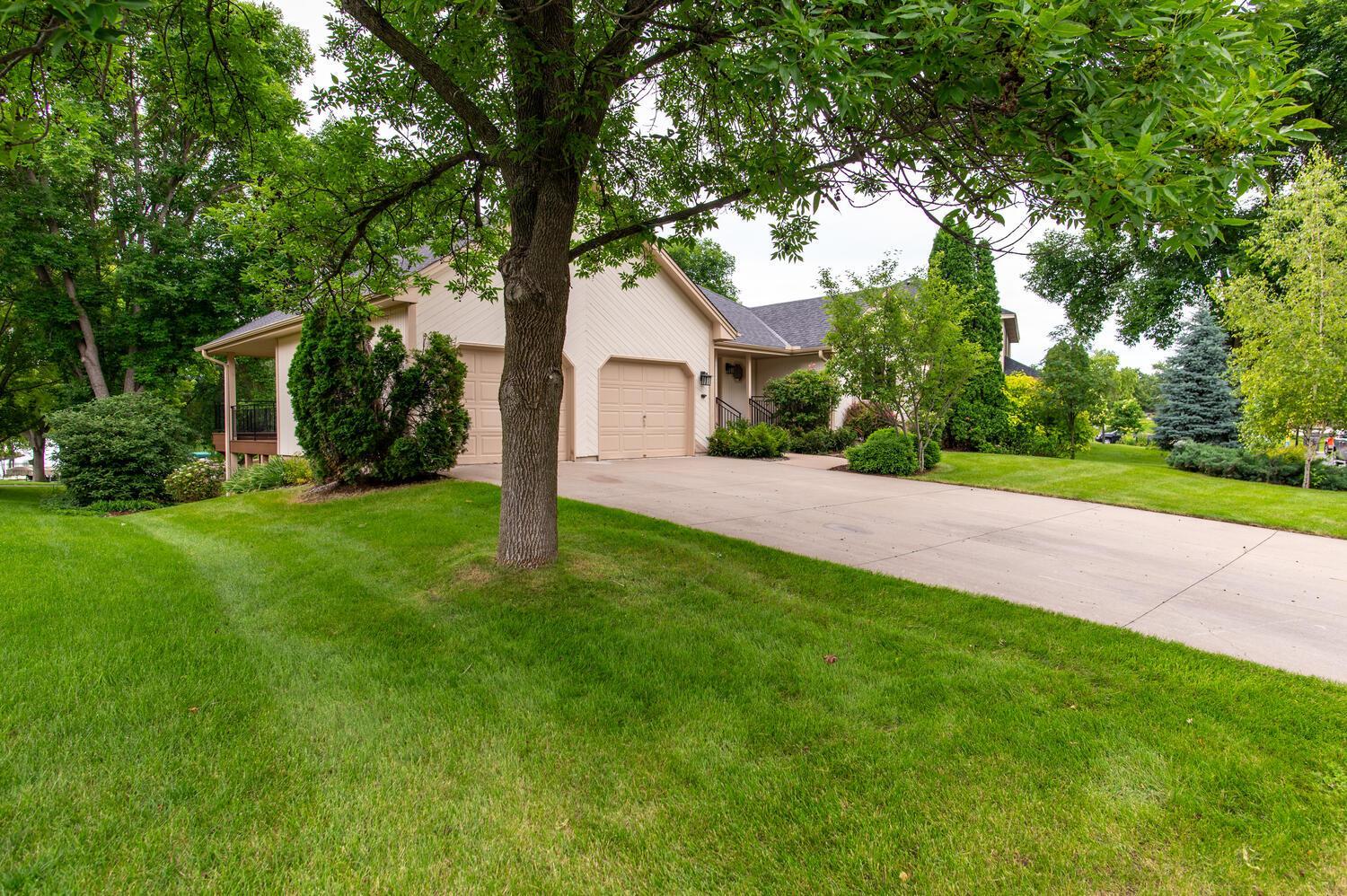 8803 Dallas Lane N