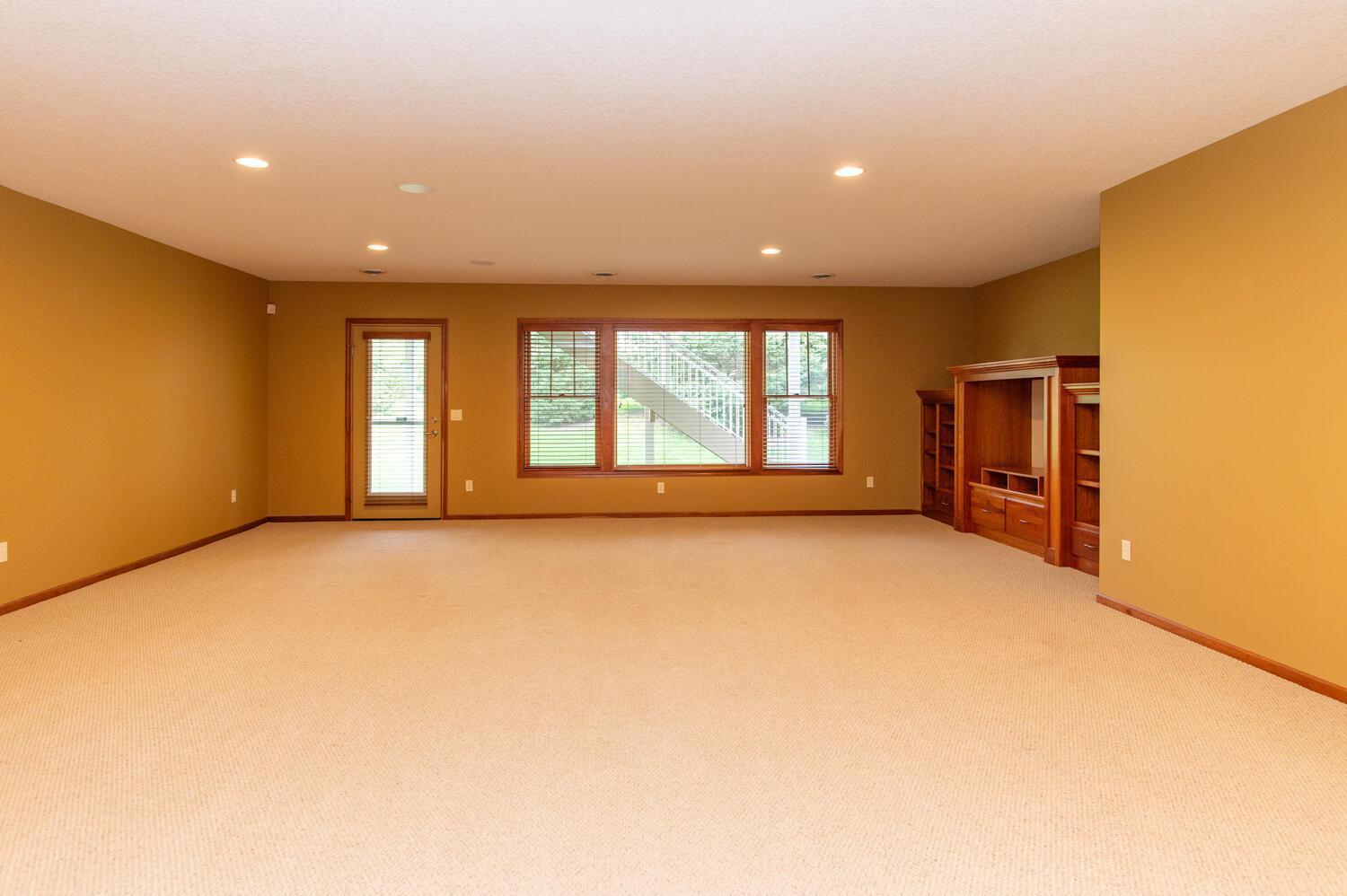 3844 Linden Drive E