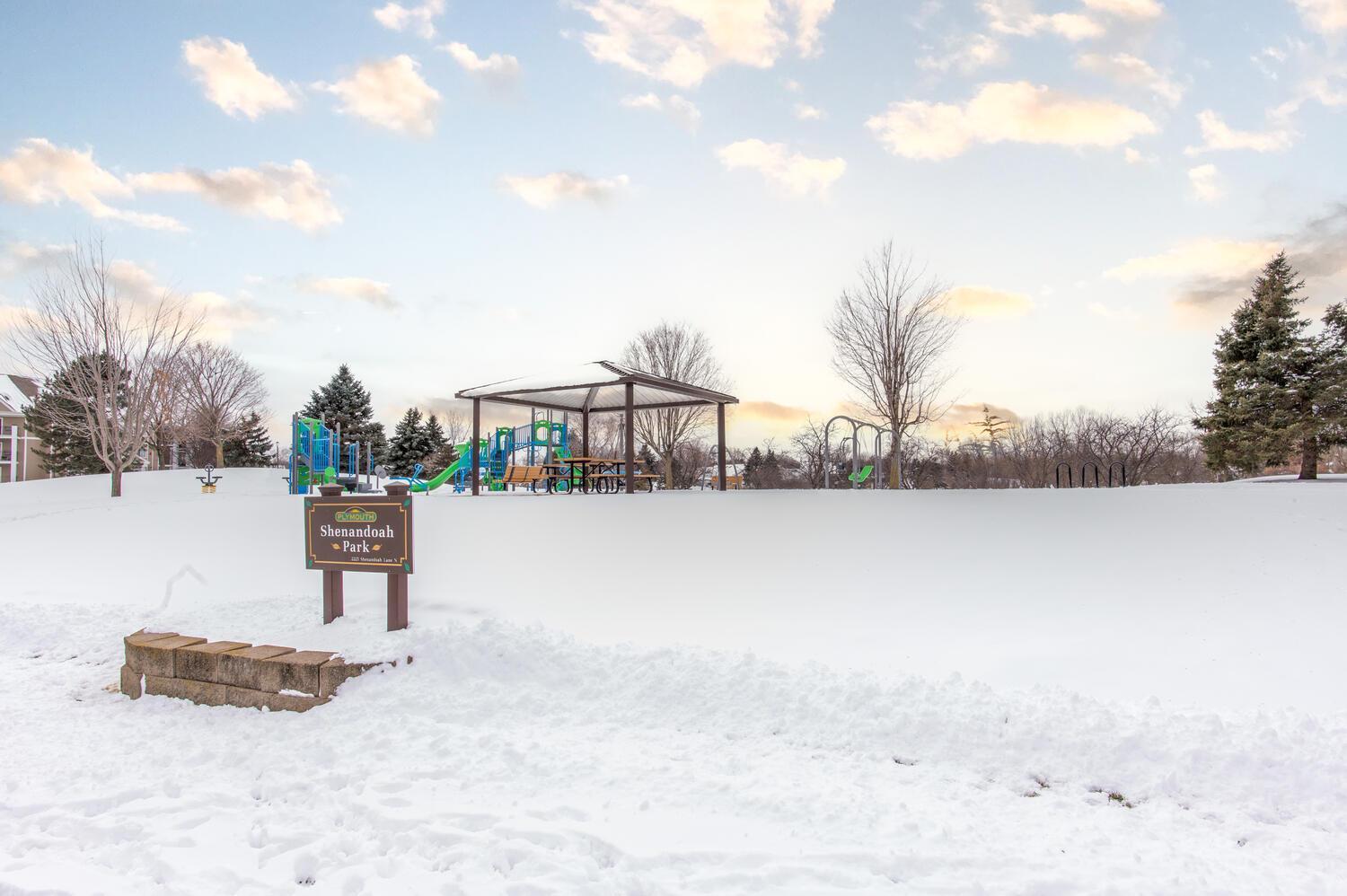 15665 24th Avenue N Unit: H